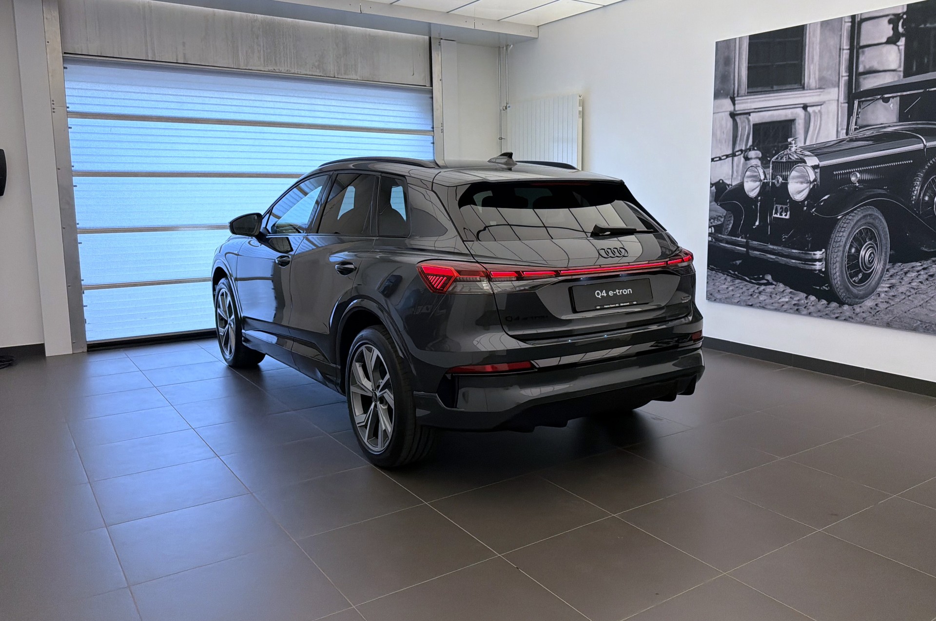 AUDI Q4 e-tron SUV quattro performance Swiss Ski-image-23
