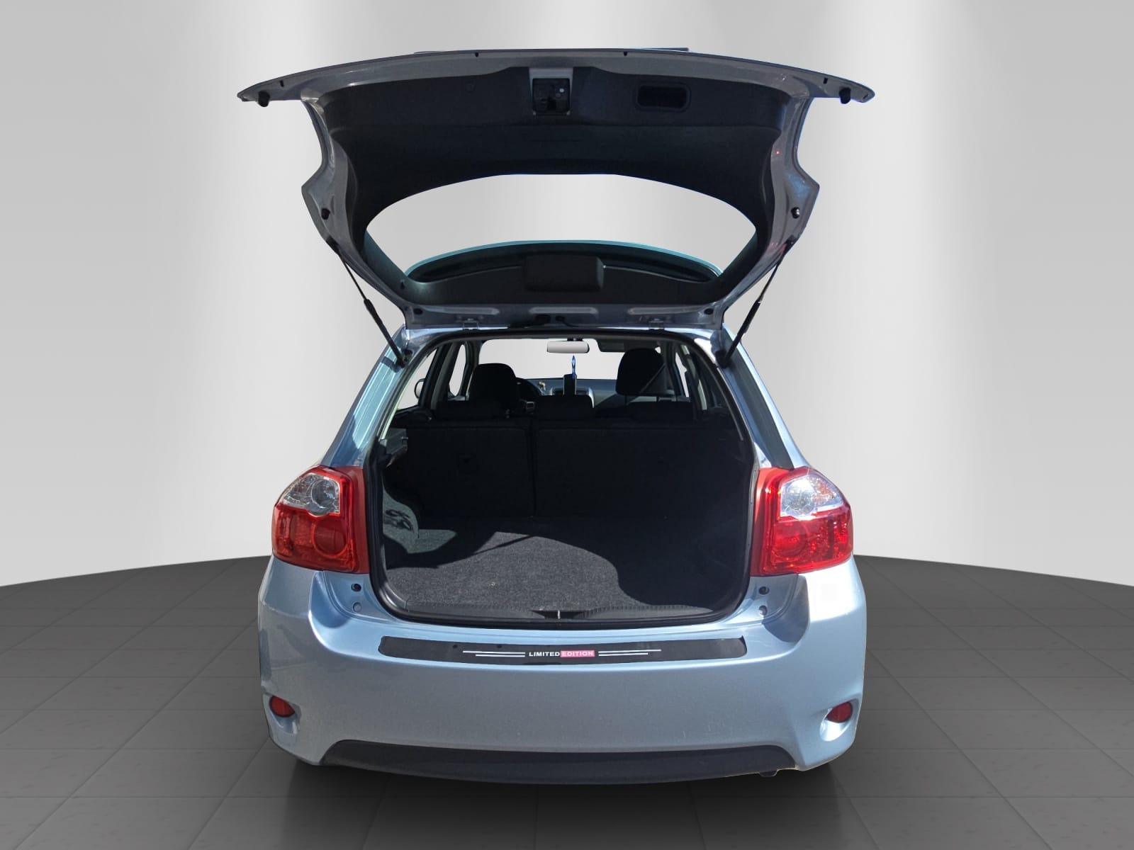 TOYOTA Auris 1.8 HSD Linea Sol-image-12