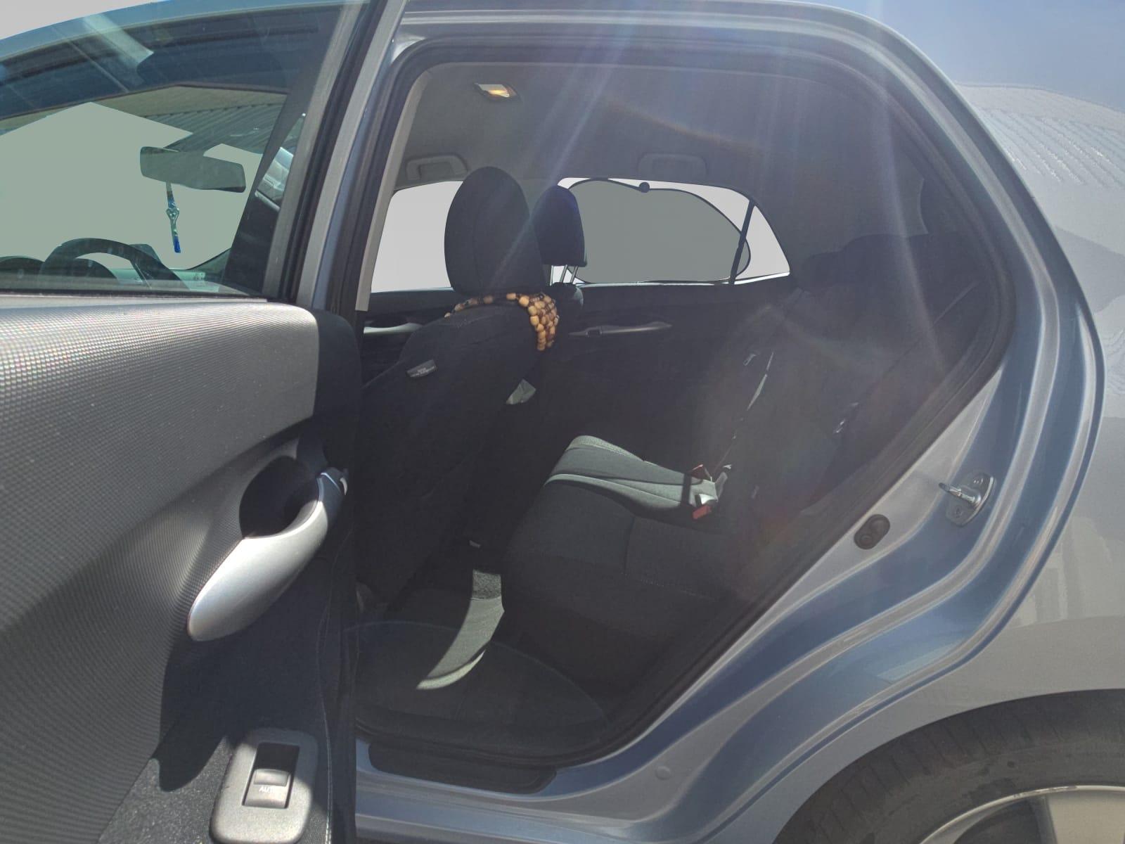 TOYOTA Auris 1.8 HSD Linea Sol-image-9