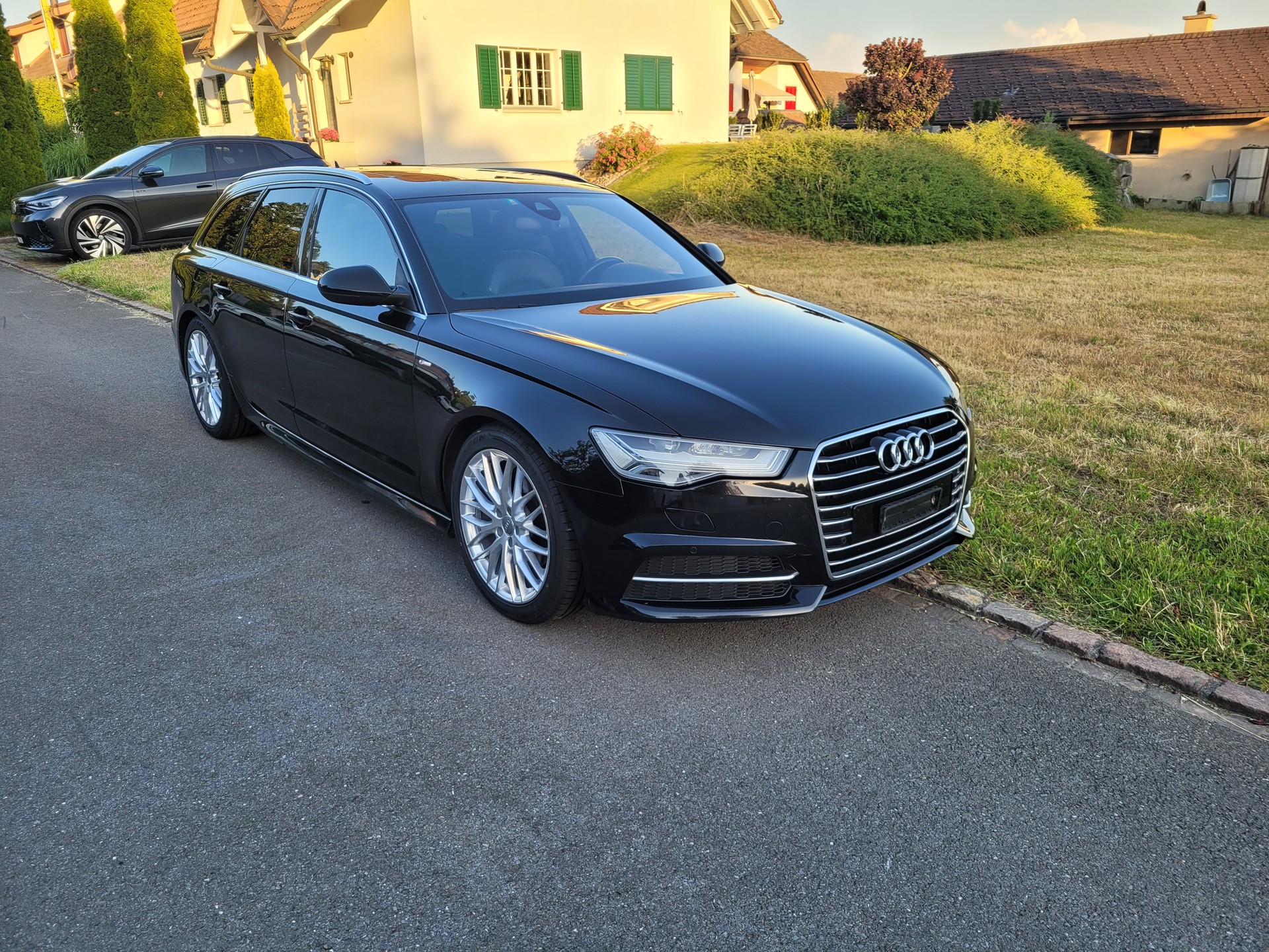 AUDI Avant 2.0 TDI S-Line HANDSCHALTUNG-image-0