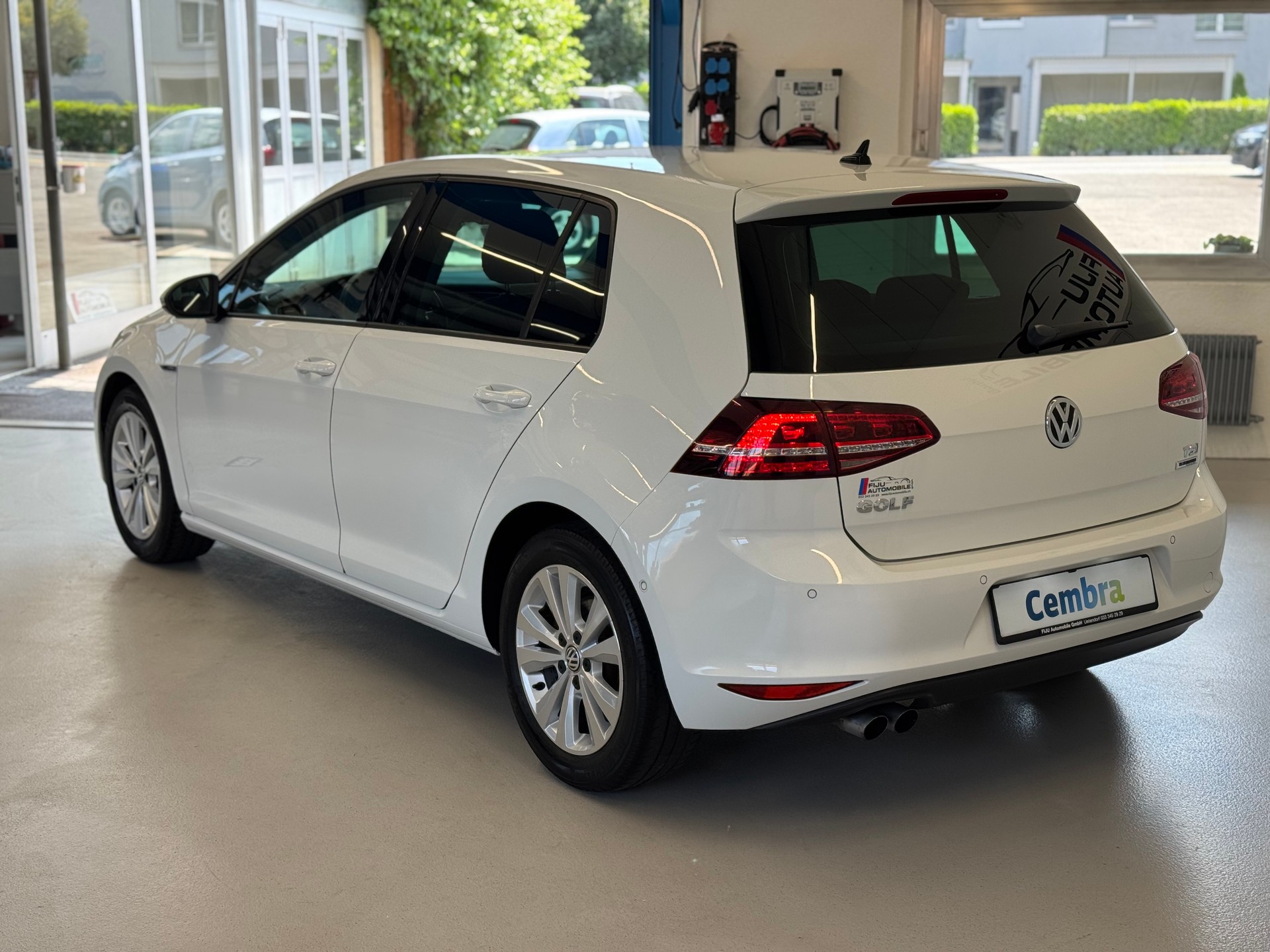 VW Golf 1.4 TSI Lounge-image-5
