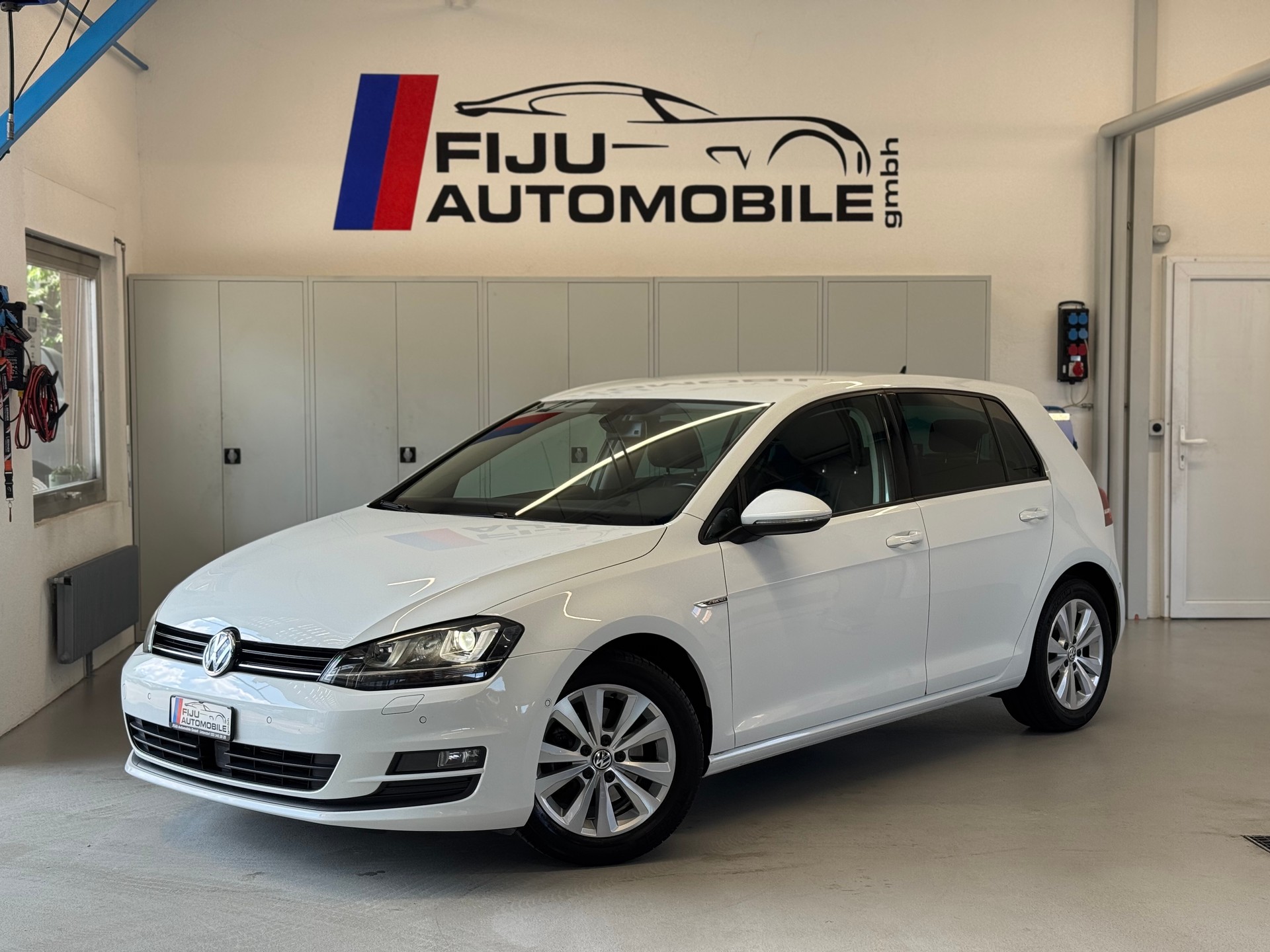 VW Golf 1.4 TSI Lounge-image-0