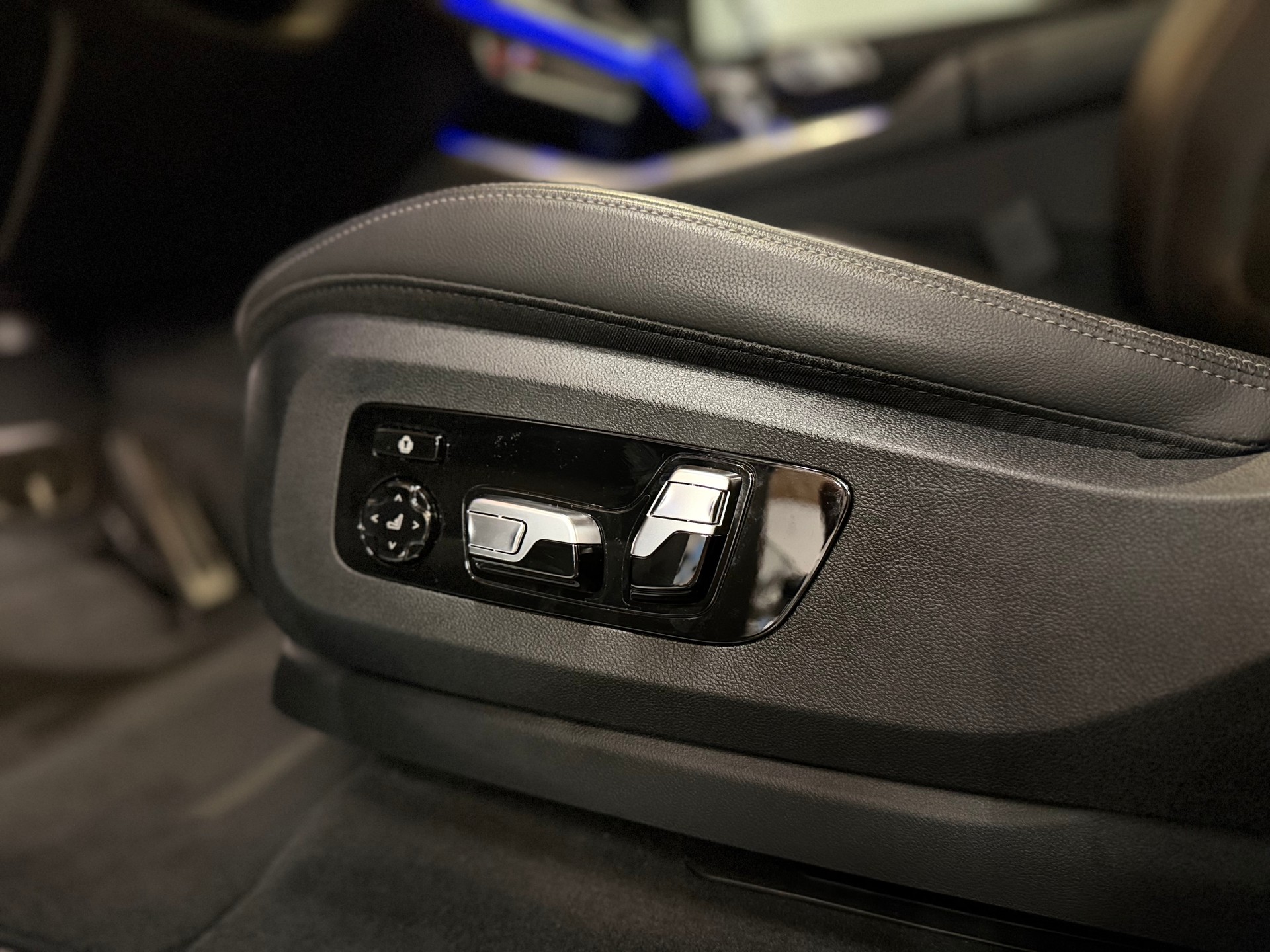 BMW X5 xDrive M50d Steptronic-image-12