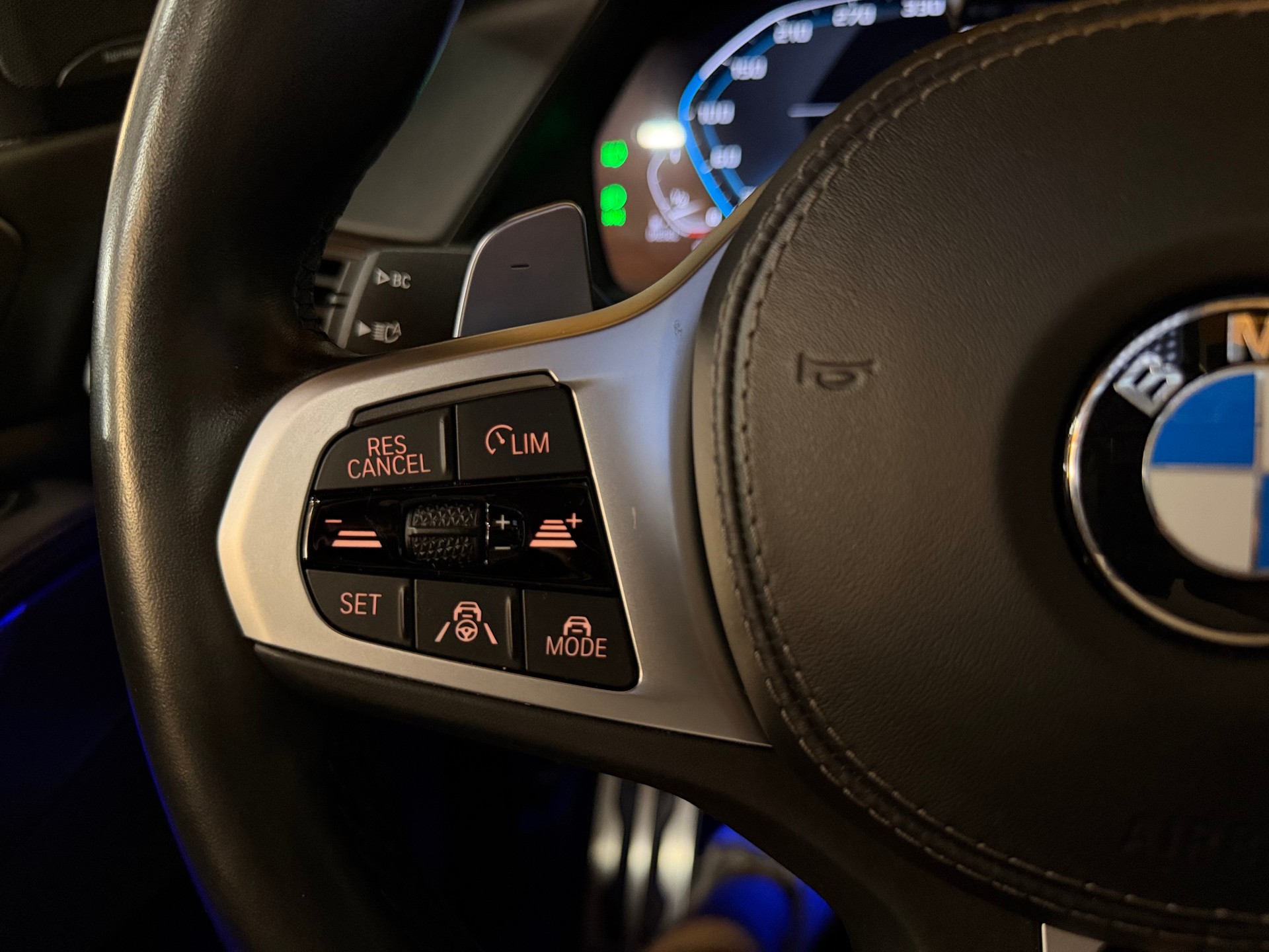 BMW X5 xDrive M50d Steptronic-image-25