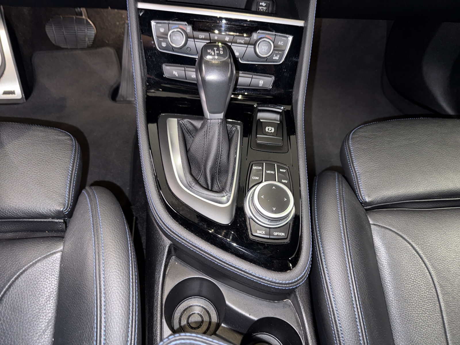 BMW 225xe Active Tourer M SPORT-image-17
