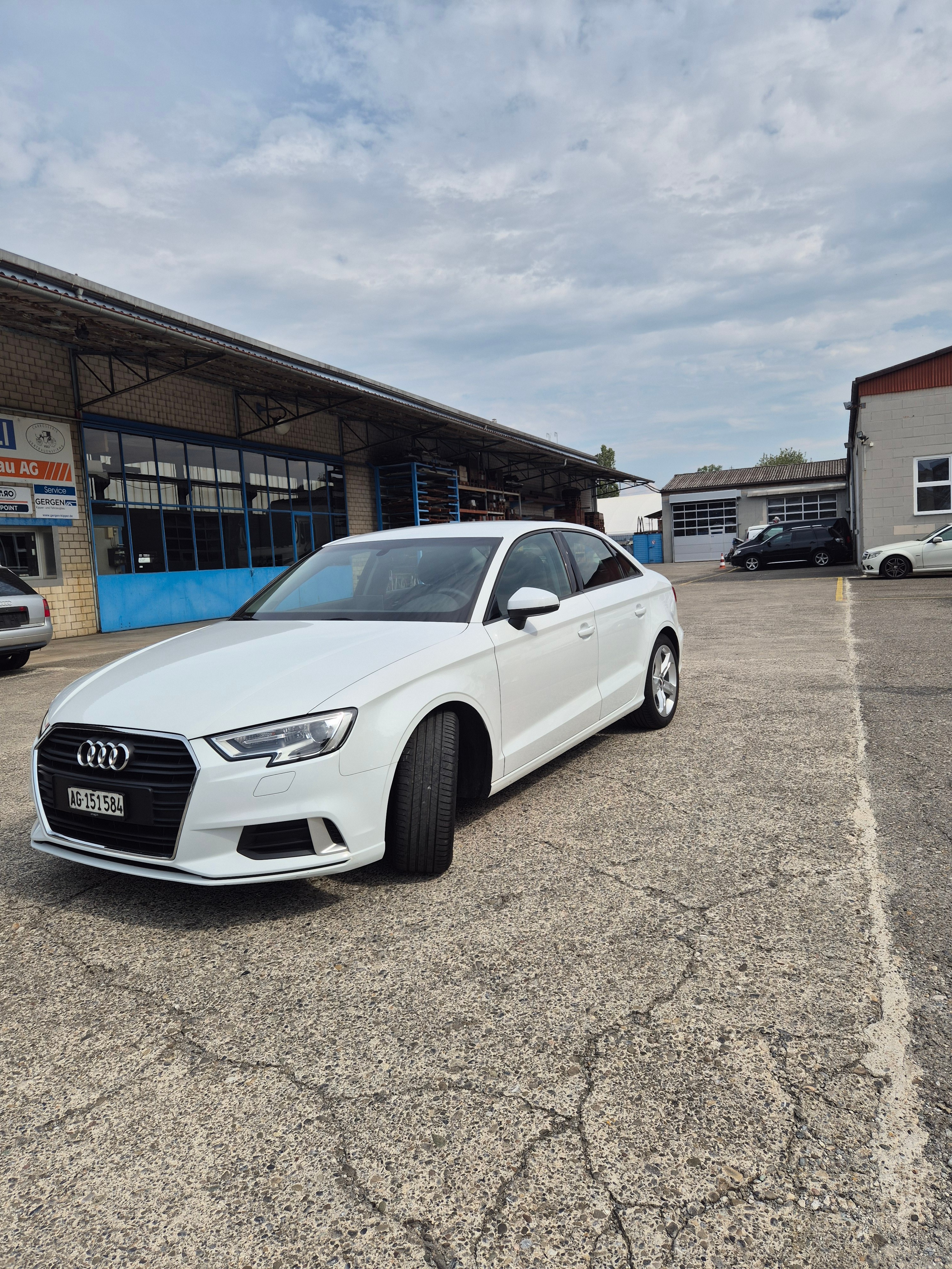 AUDI A3 Sedan — slika 1