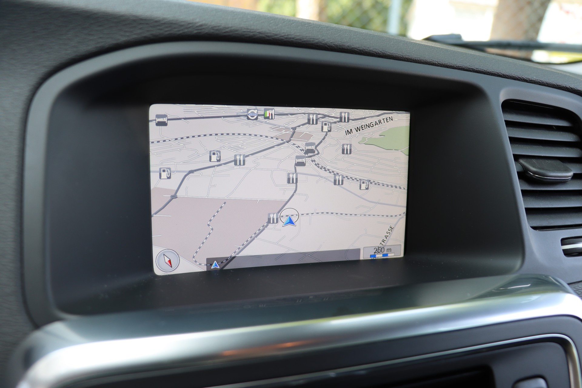 VOLVO S60 D3 Summum Geartronic-image-11