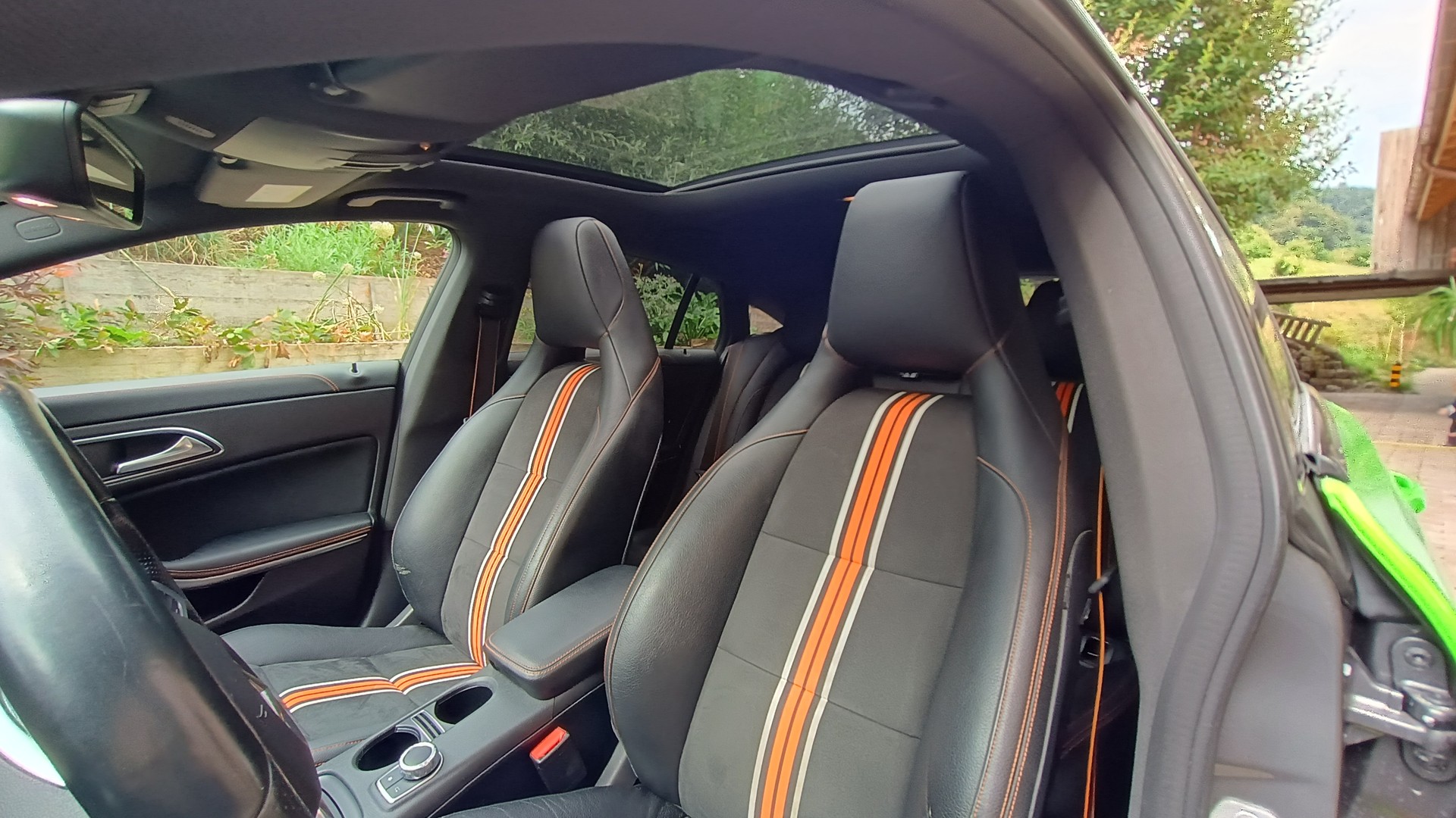 MERCEDES-BENZ CLA 250 AMG Line 4m-image-4