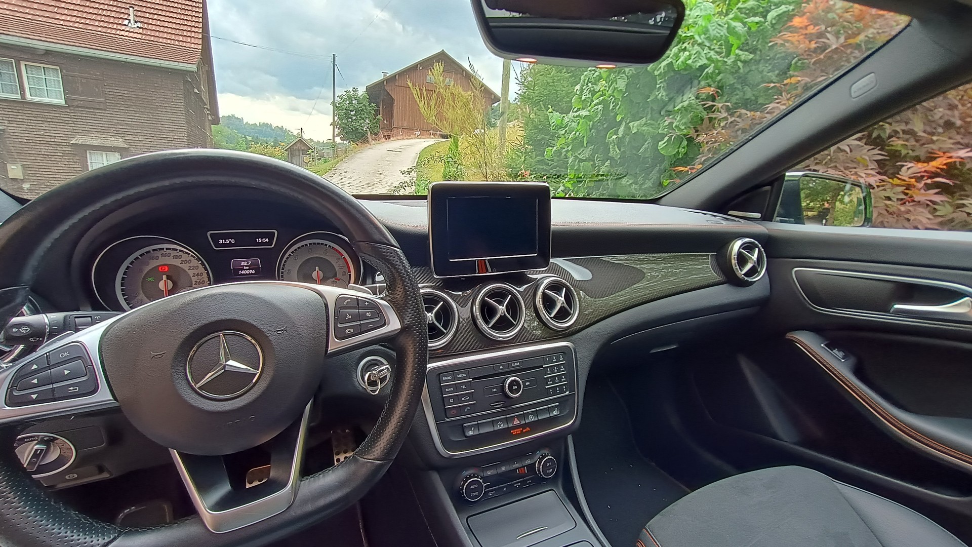 MERCEDES-BENZ CLA 250 AMG Line 4m-image-5