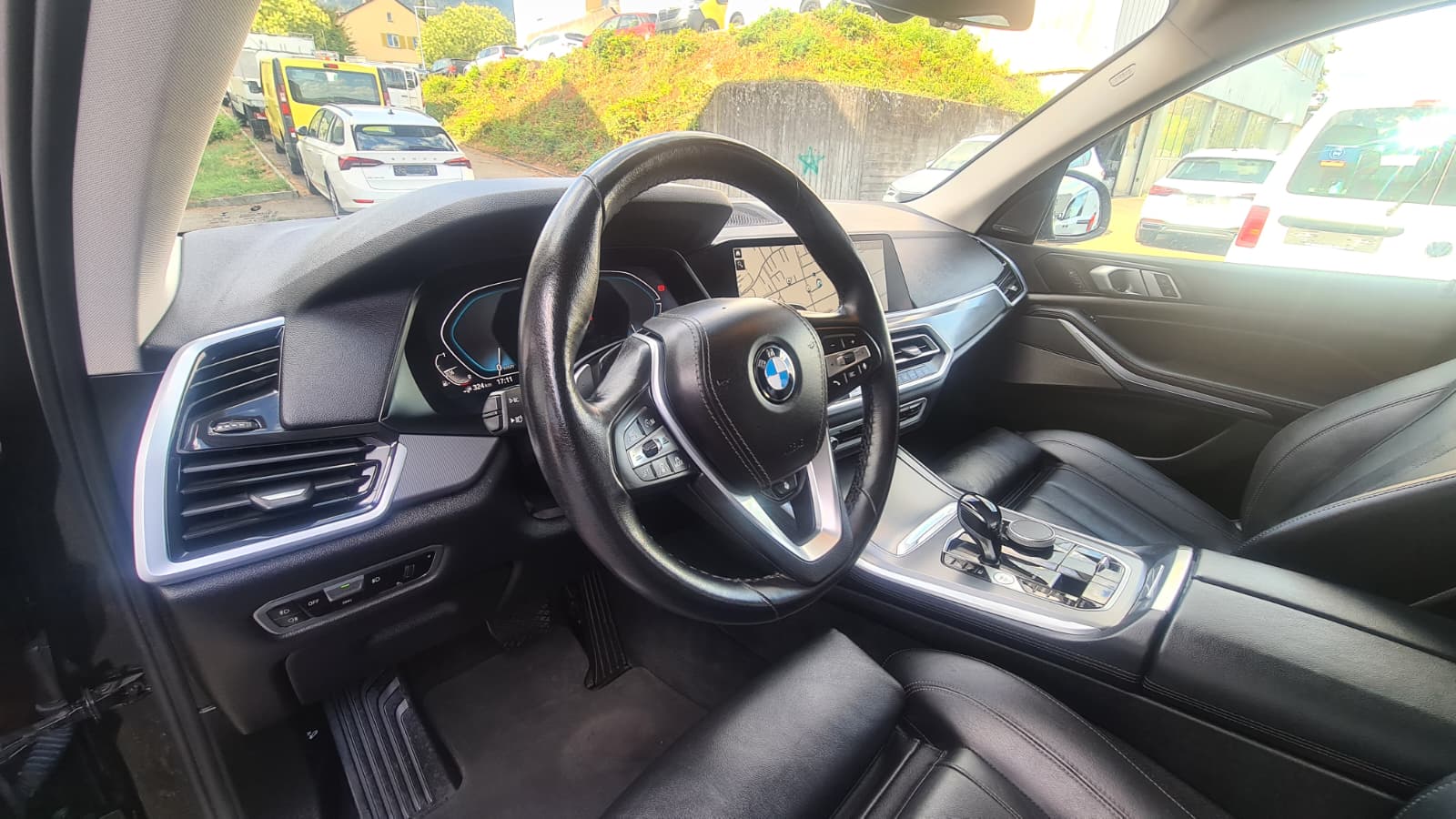 BMW X5 xDrive45e Steptronic ** Sportsitze im Leder ** GR.Navi ** Parkhilfe v+h mit RF-Kamera ** 19" Aluräder **-image-20