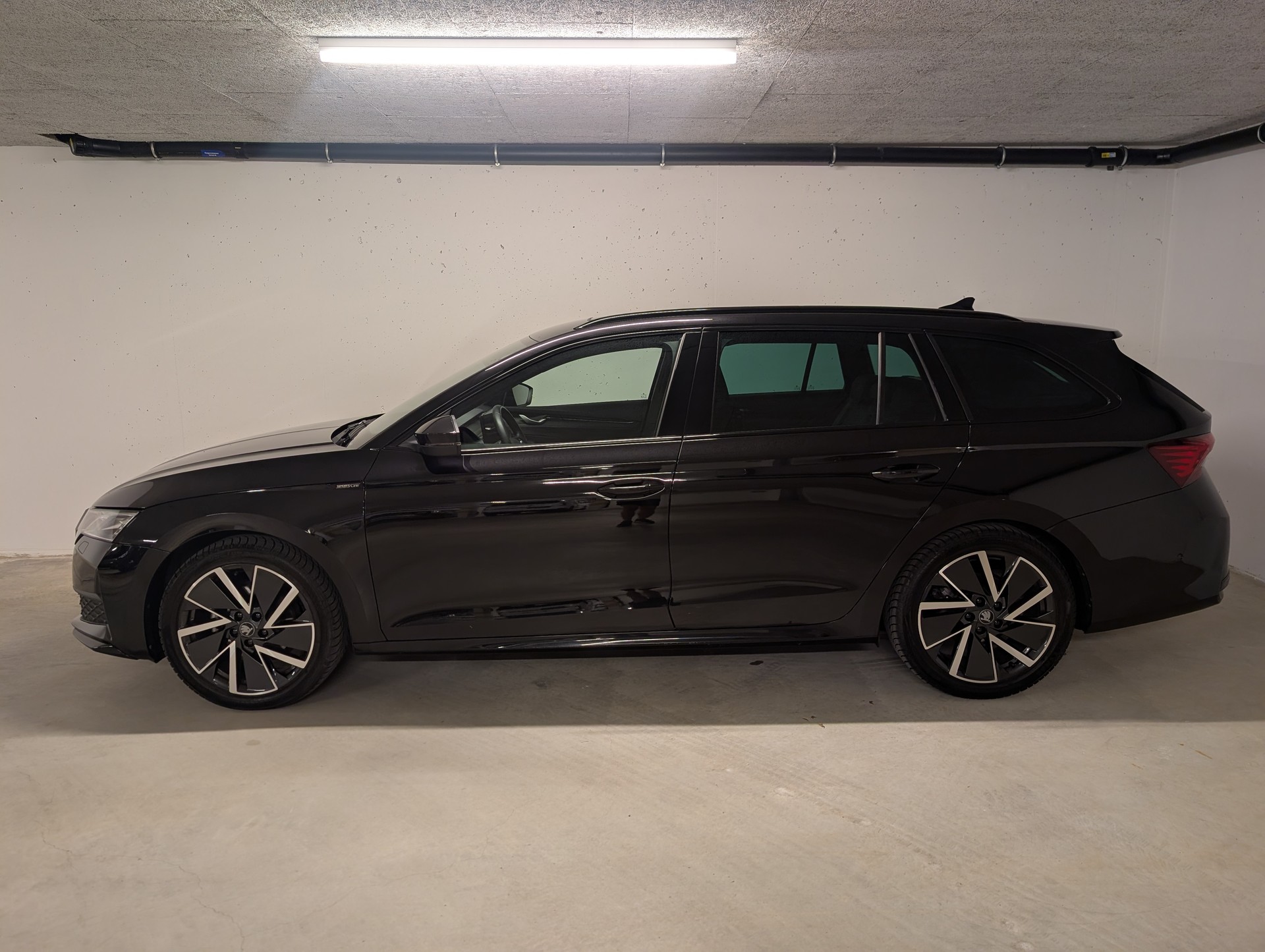 SKODA Octavia Combi 1.5 eTSI DSG Sportline | 5J Garantie-image-2