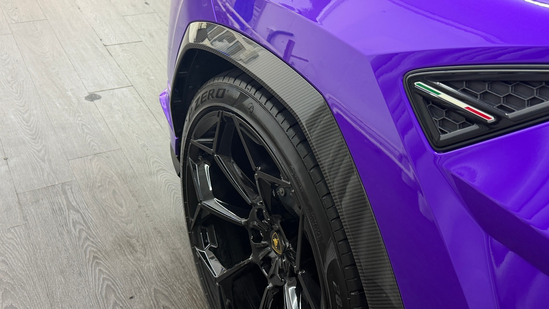 LAMBORGHINI Urus Performante-image-16