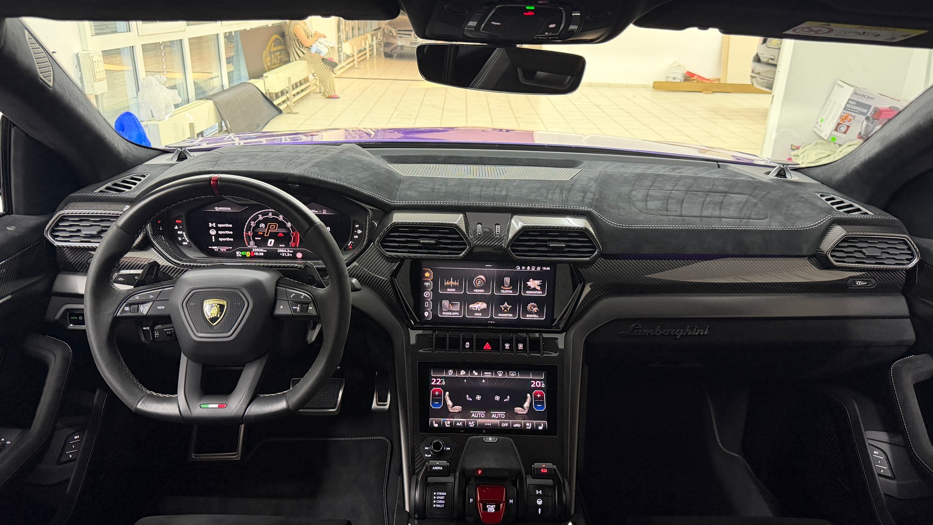 LAMBORGHINI Urus Performante-image-7