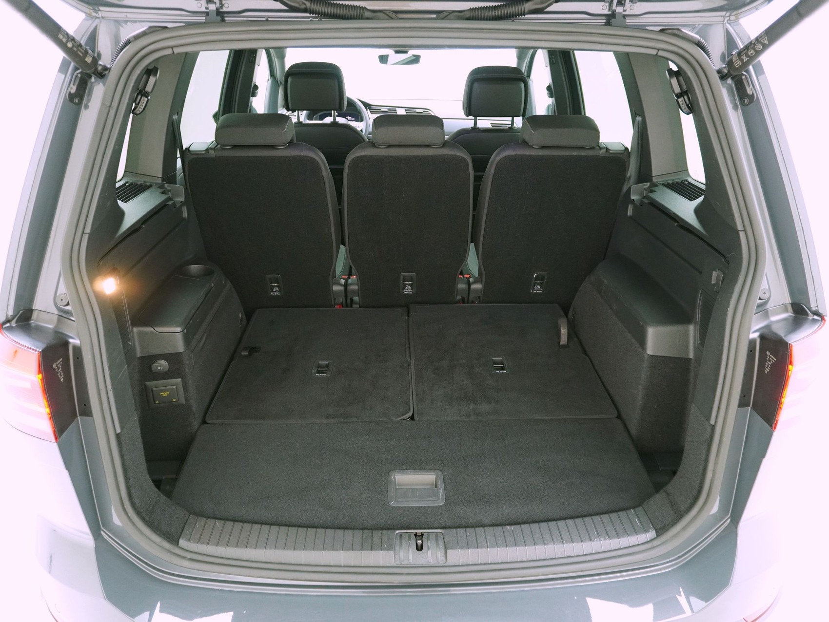 VW Touran 1.5 TSI DSG R-Line-image-13