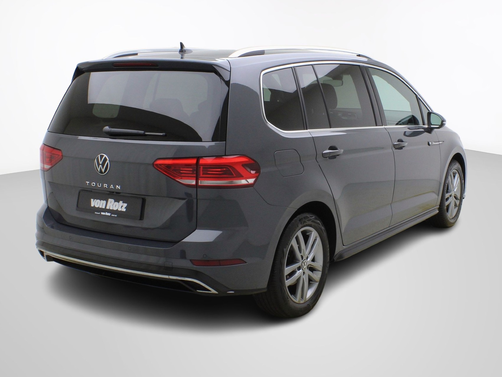 VW Touran 1.5 TSI DSG R-Line-image-4