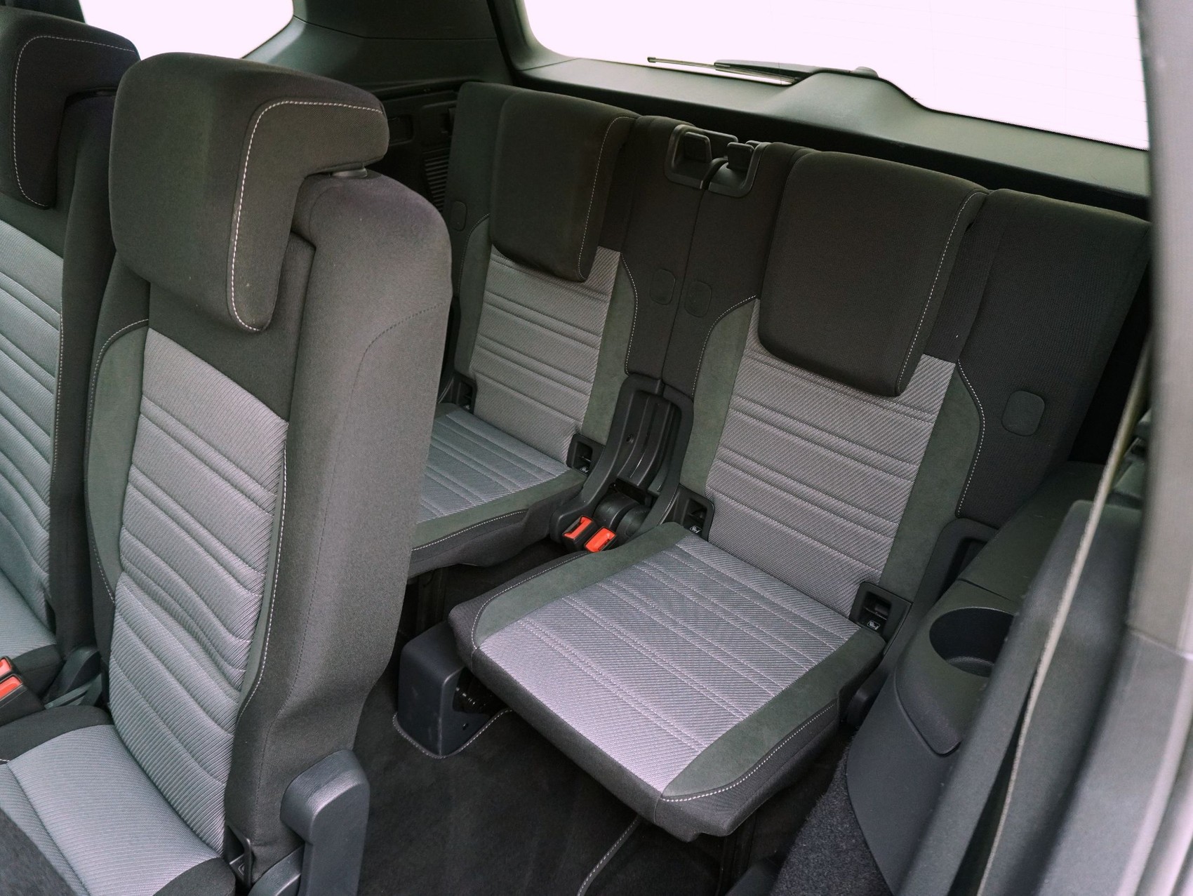 VW Touran 1.5 TSI DSG R-Line-image-12