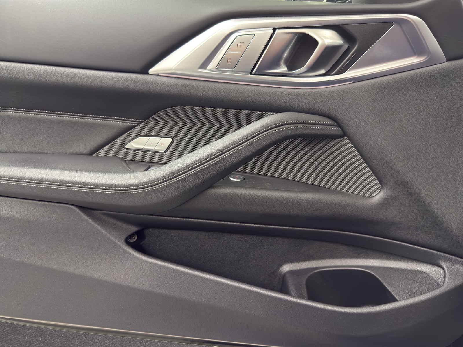 BMW M440i xDrive Cabrio M SPORT-image-12
