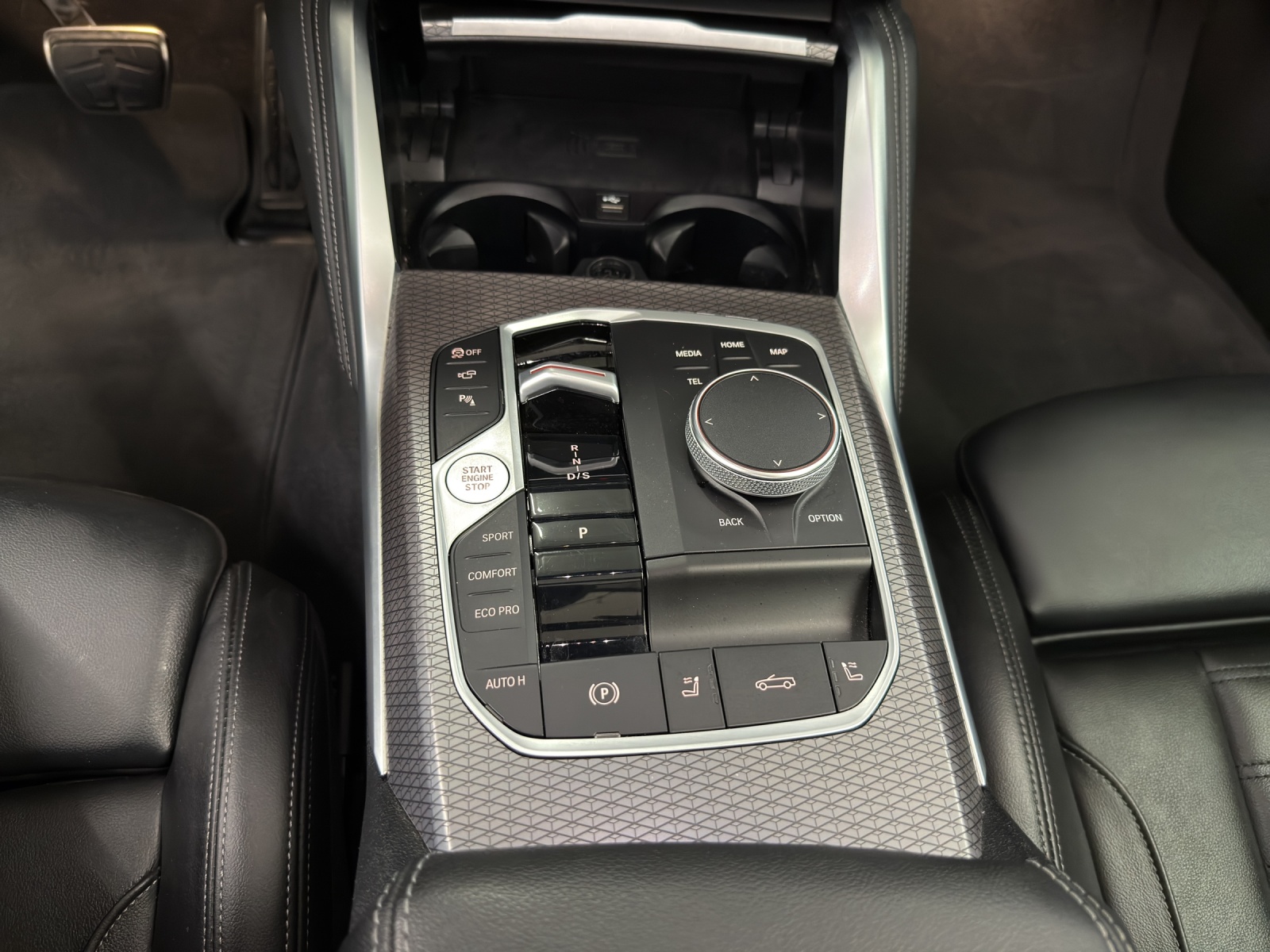 BMW M440i xDrive Cabrio M SPORT-image-16