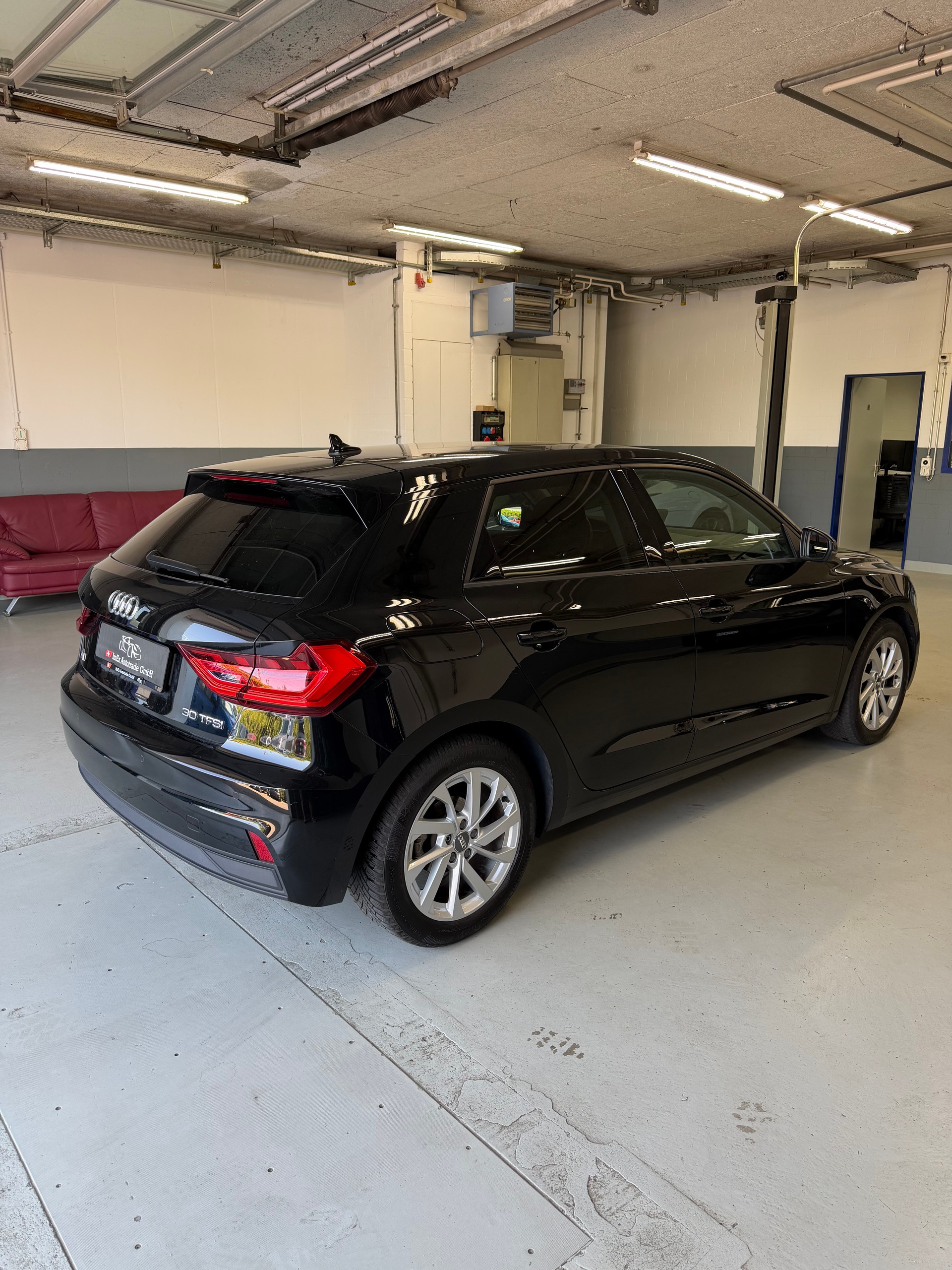 AUDI A1 Sportback 30 TFSI advanced S-tronic-image-4