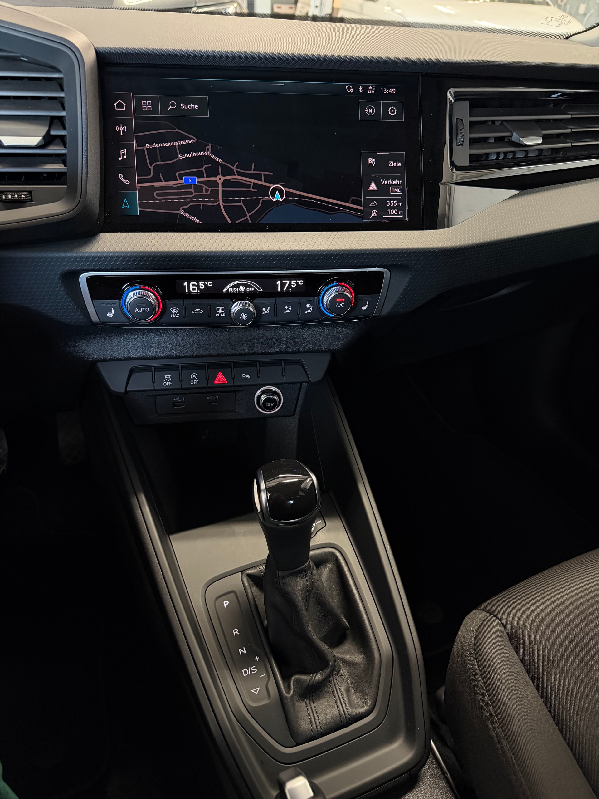 AUDI A1 Sportback 30 TFSI advanced S-tronic-image-11