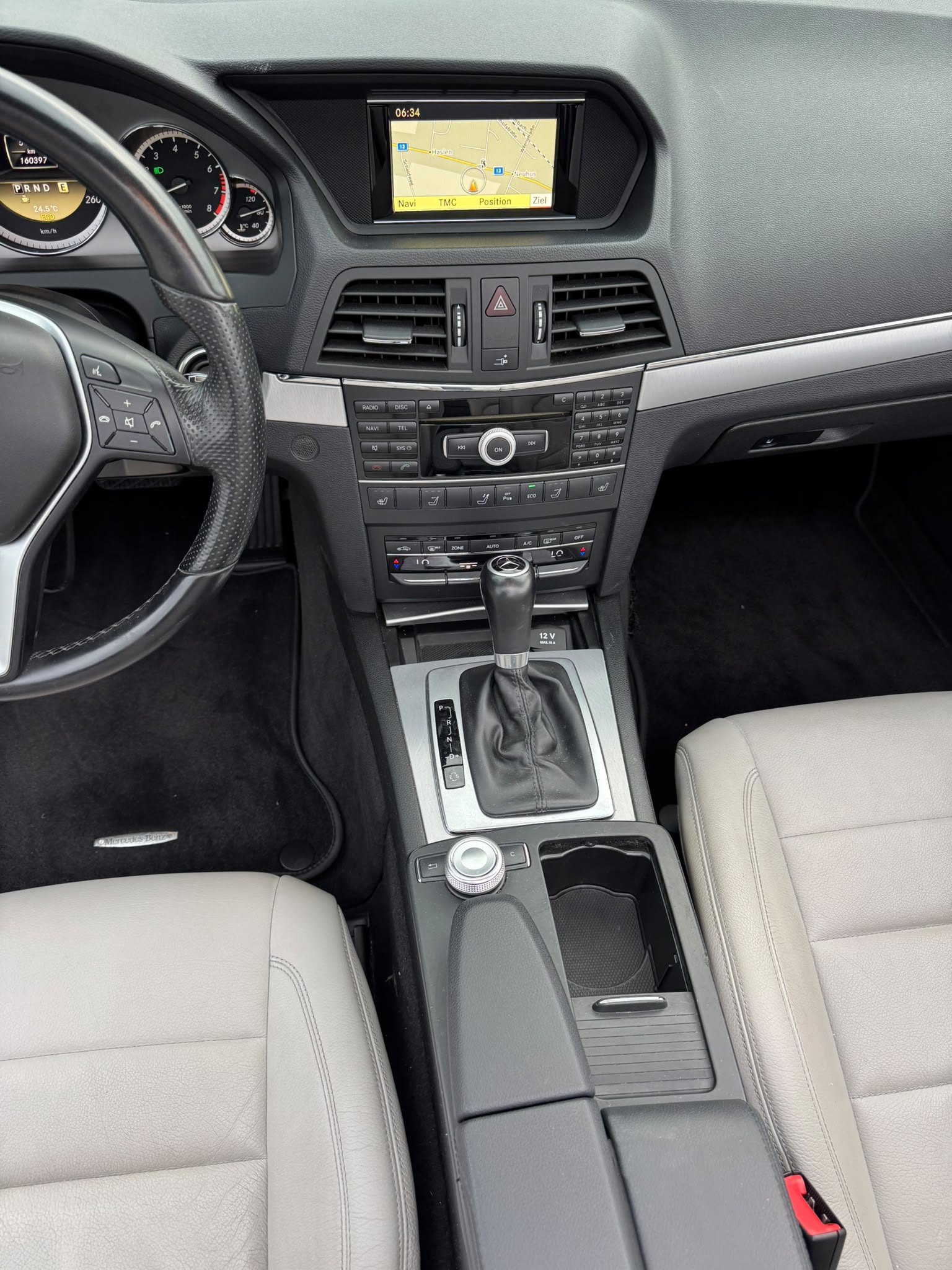 MERCEDES-BENZ E 200 CGI BlueEfficiency 7G-Tronic-image-11