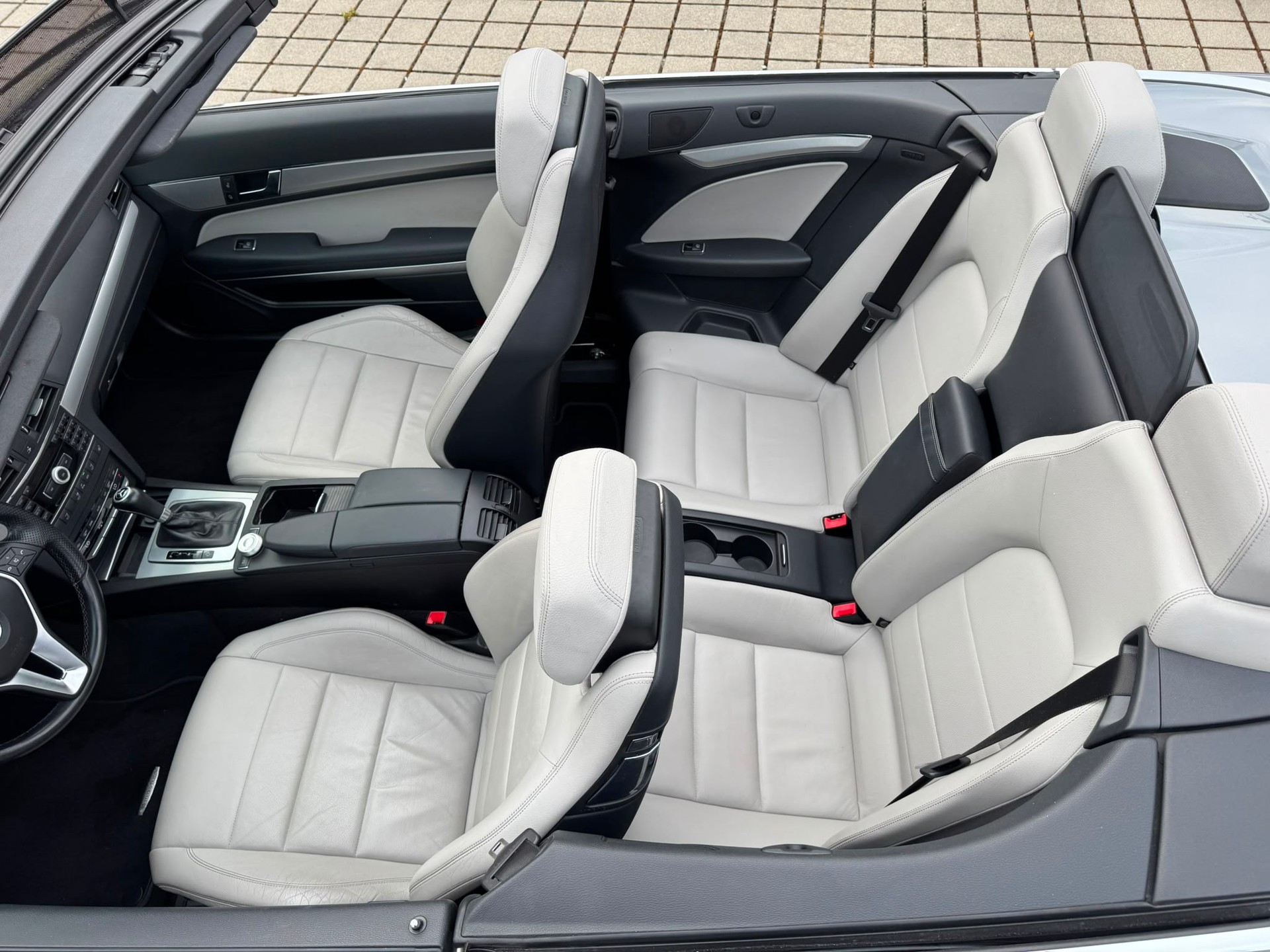MERCEDES-BENZ E 200 CGI BlueEfficiency 7G-Tronic-image-12