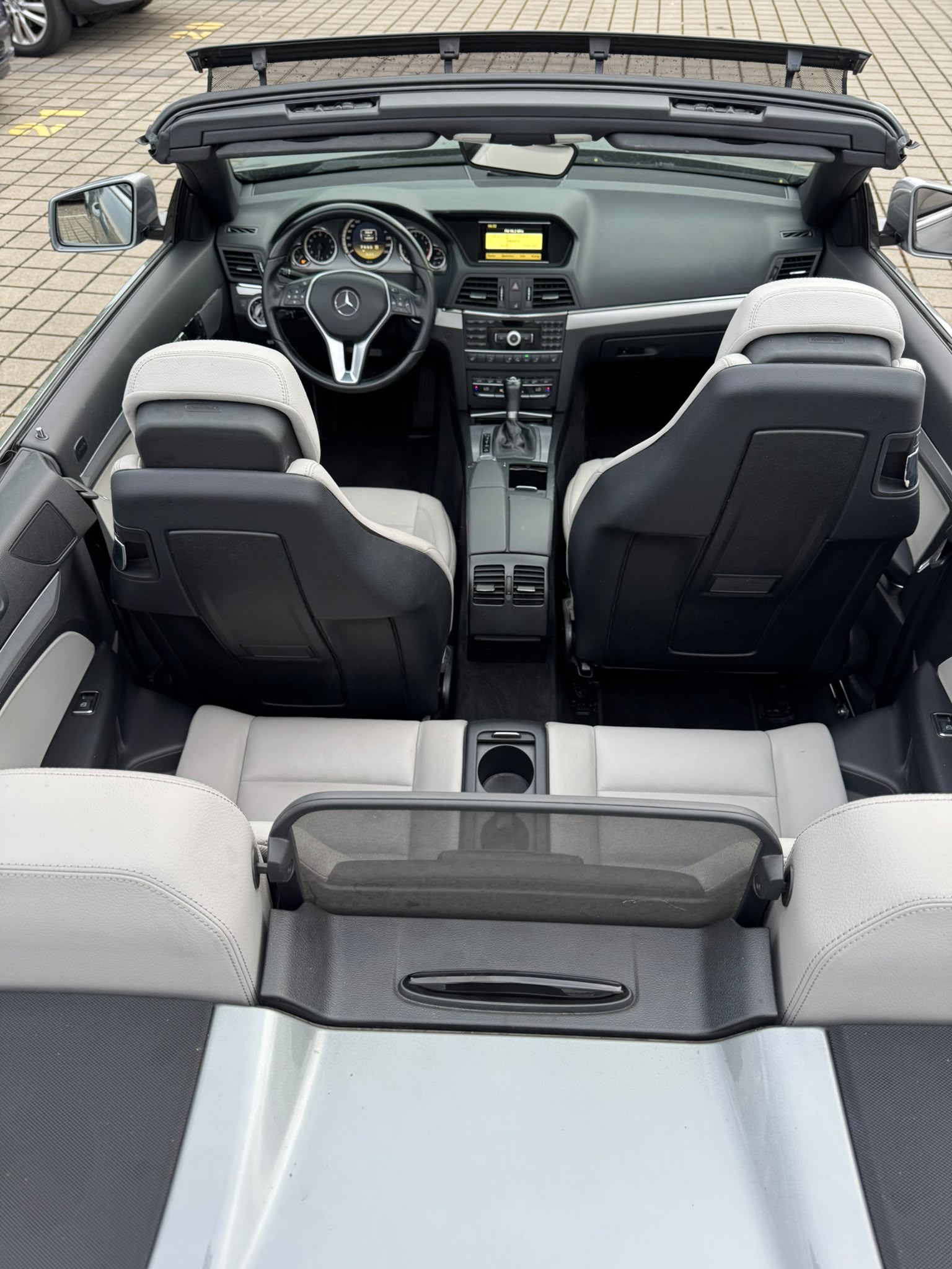 MERCEDES-BENZ E 200 CGI BlueEfficiency 7G-Tronic-image-8