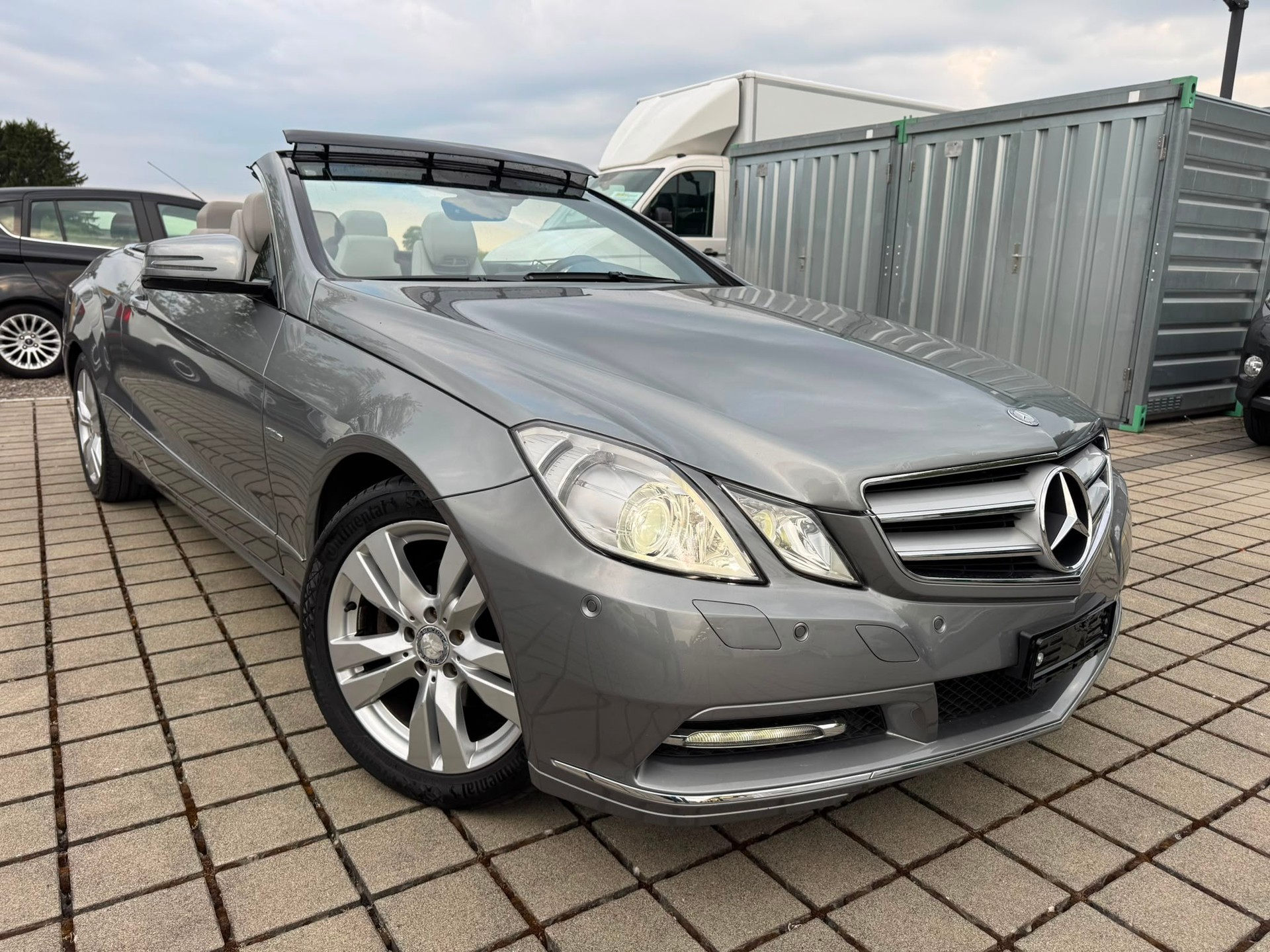 MERCEDES-BENZ E 200 CGI BlueEfficiency 7G-Tronic-image-2