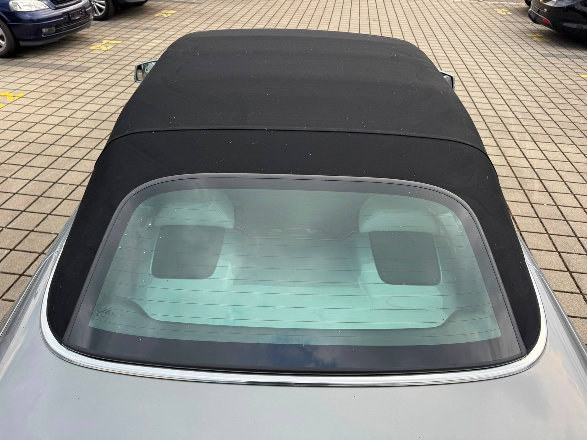 MERCEDES-BENZ E 200 CGI BlueEfficiency 7G-Tronic-image-15