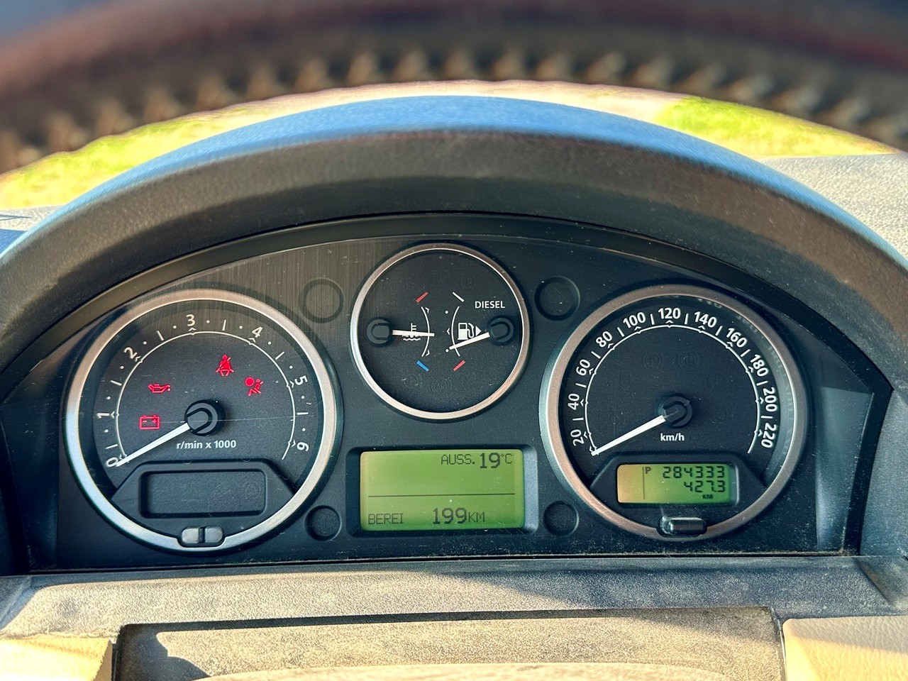 LAND ROVER Discovery 2.7d V6 SE-image-10