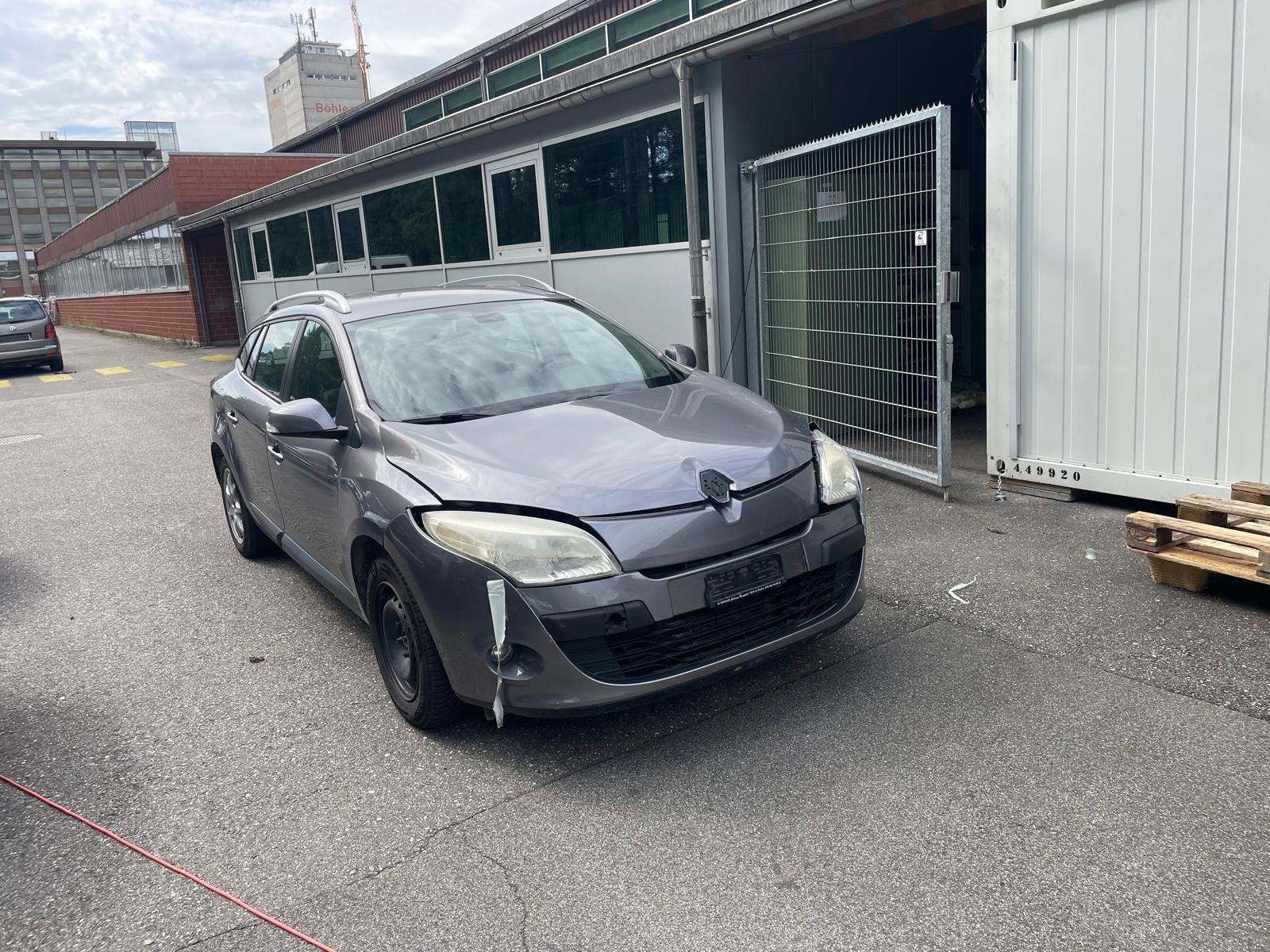 RENAULT Mégane Grandtour 1.4 16V Turbo Dynamique-image-0