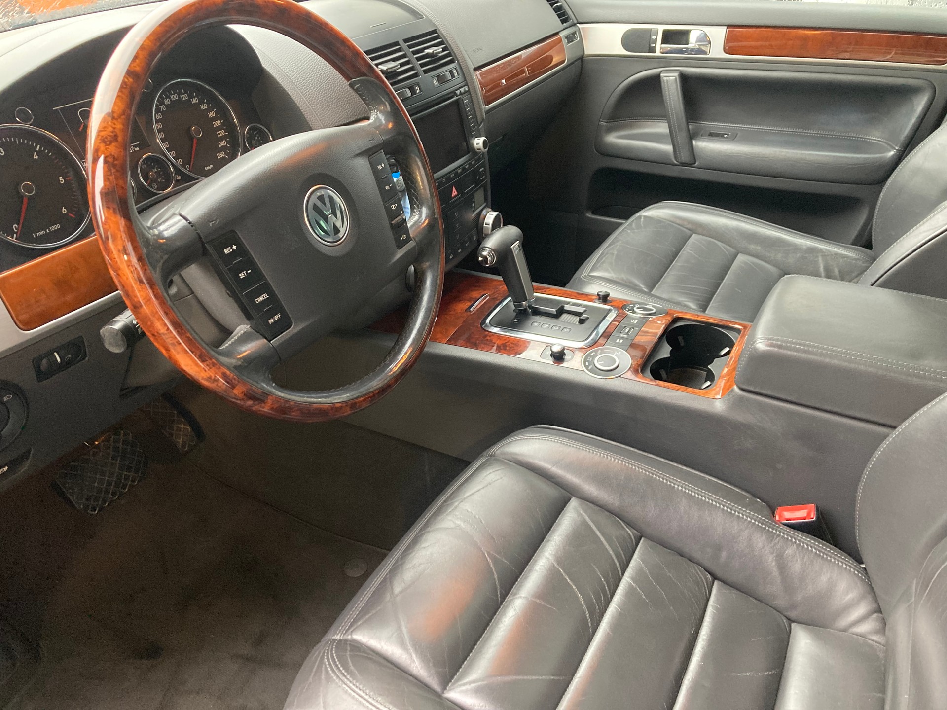VW Touareg 3.0 TDI-image-2