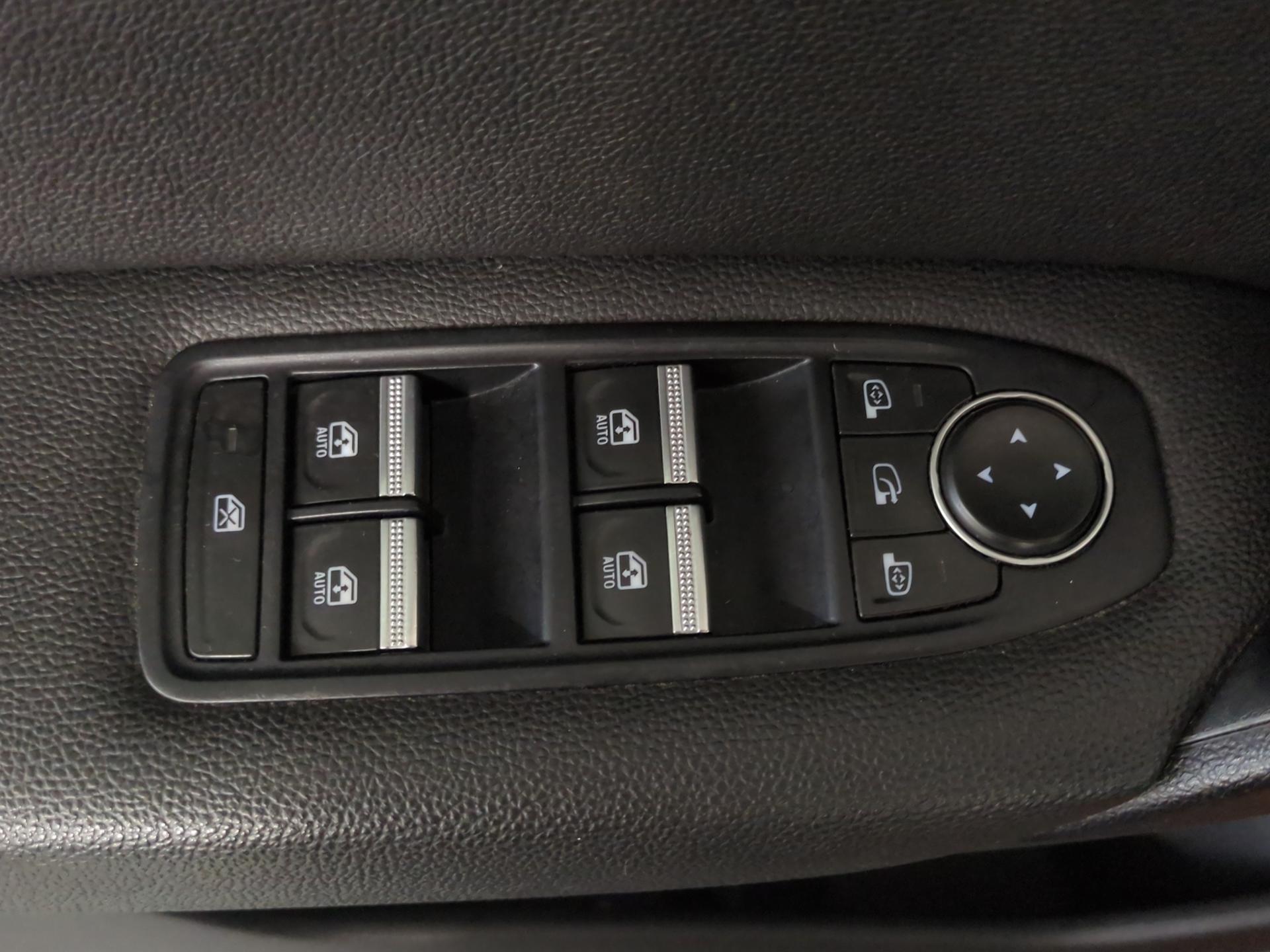 RENAULT Captur 1.6 E-Tech 160 Intens DHT-image-18