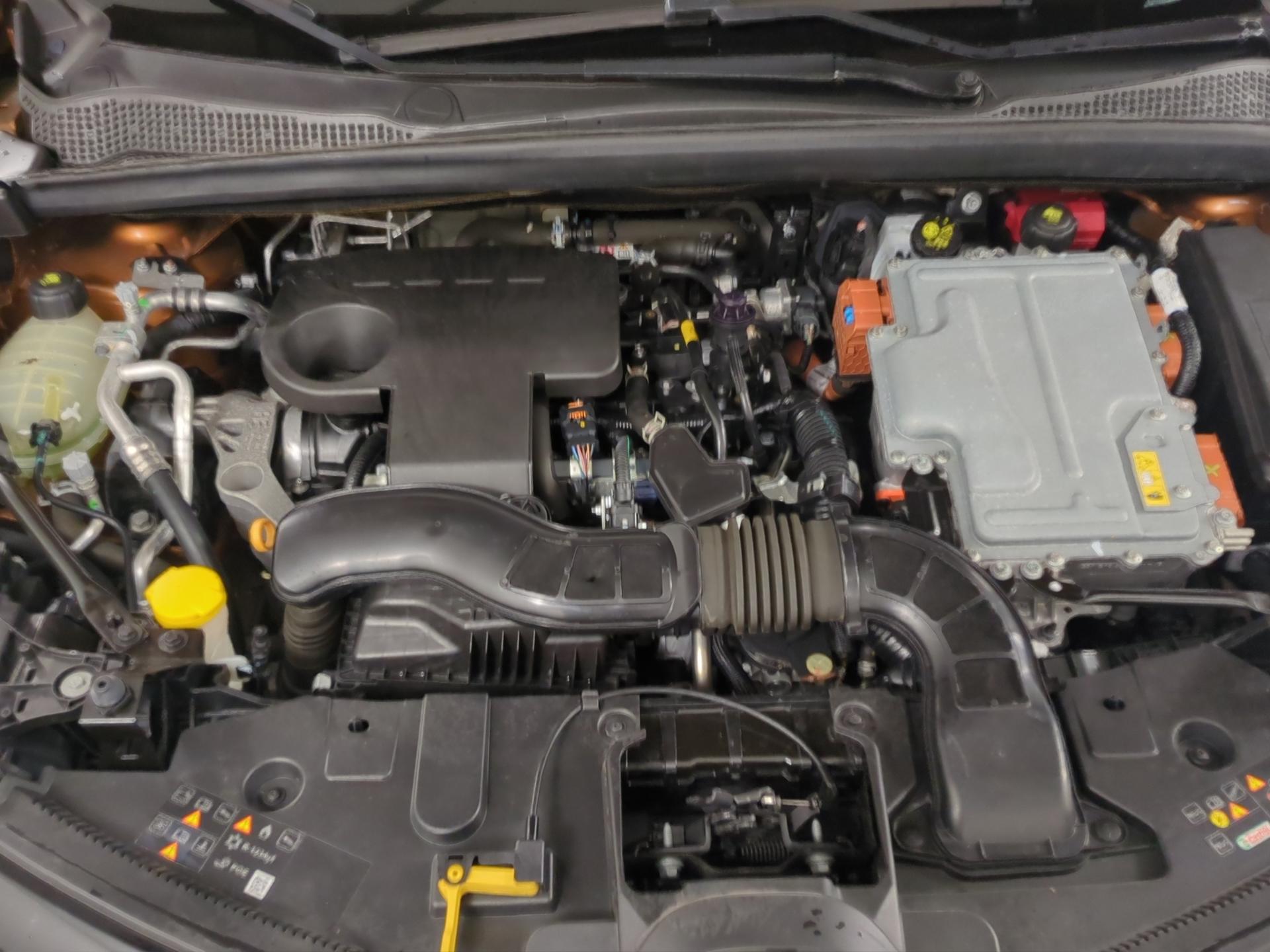 RENAULT Captur 1.6 E-Tech 160 Intens DHT-image-26