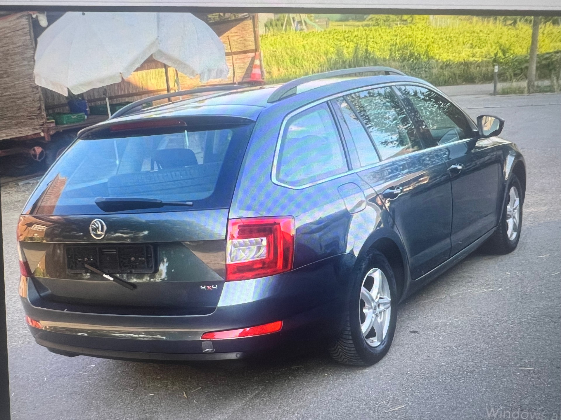 SKODA Octavia Combi 1.6 TDI GreenLine-image-4
