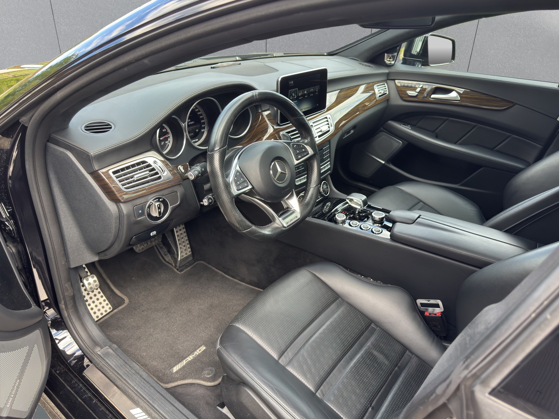 MERCEDES-BENZ CLS 63 AMG 4Matic Speedshift MCT-image-14