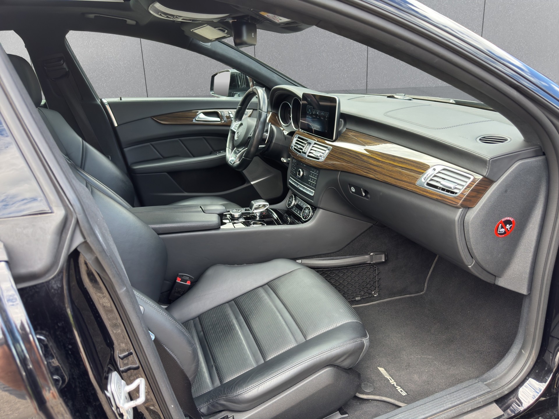 MERCEDES-BENZ CLS 63 AMG 4Matic Speedshift MCT-image-11