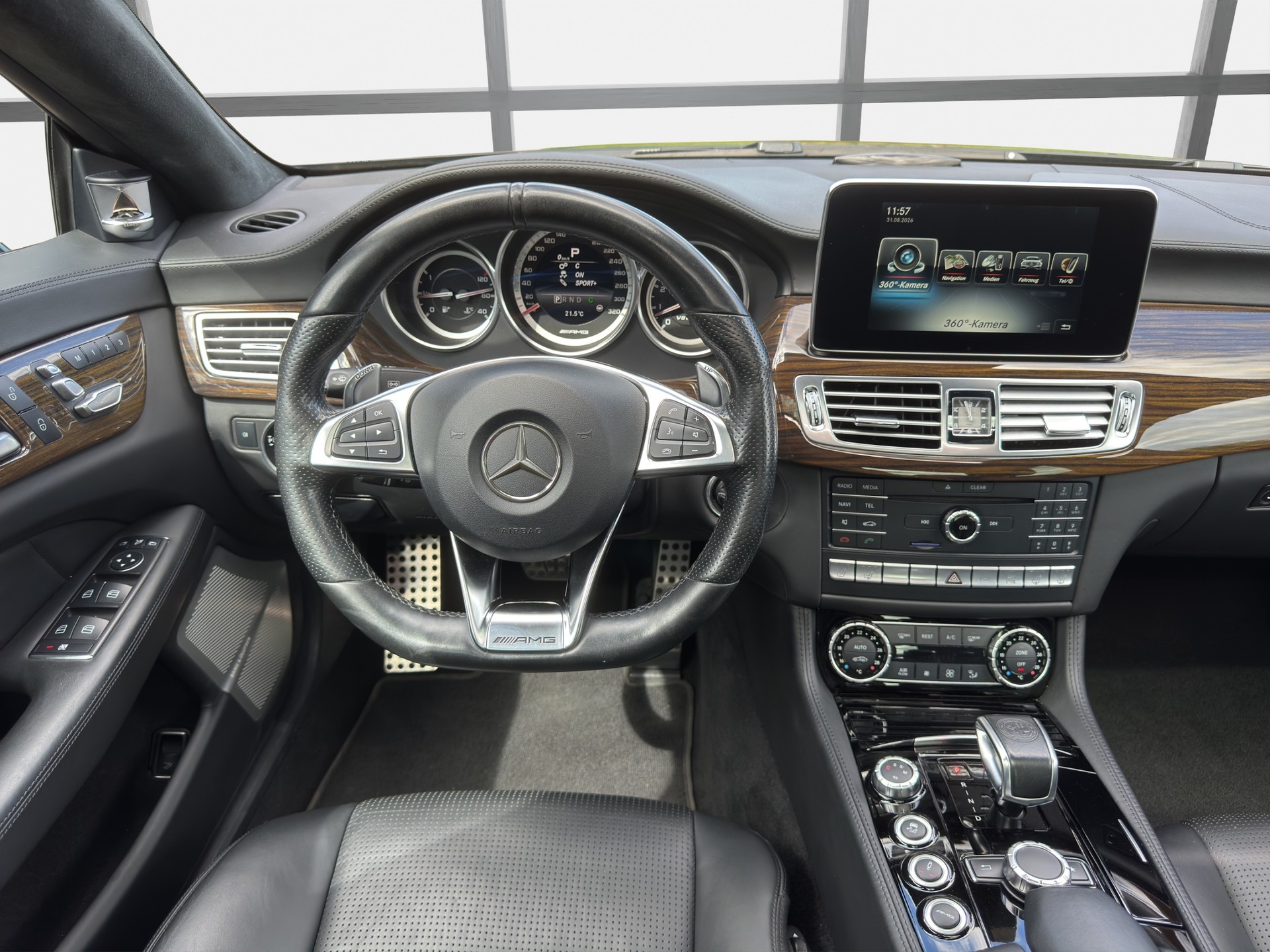 MERCEDES-BENZ CLS 63 AMG 4Matic Speedshift MCT-image-9