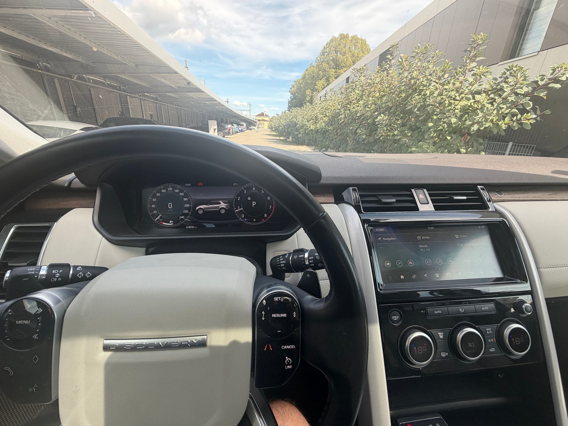 LAND ROVER DISCOVERY-image-2