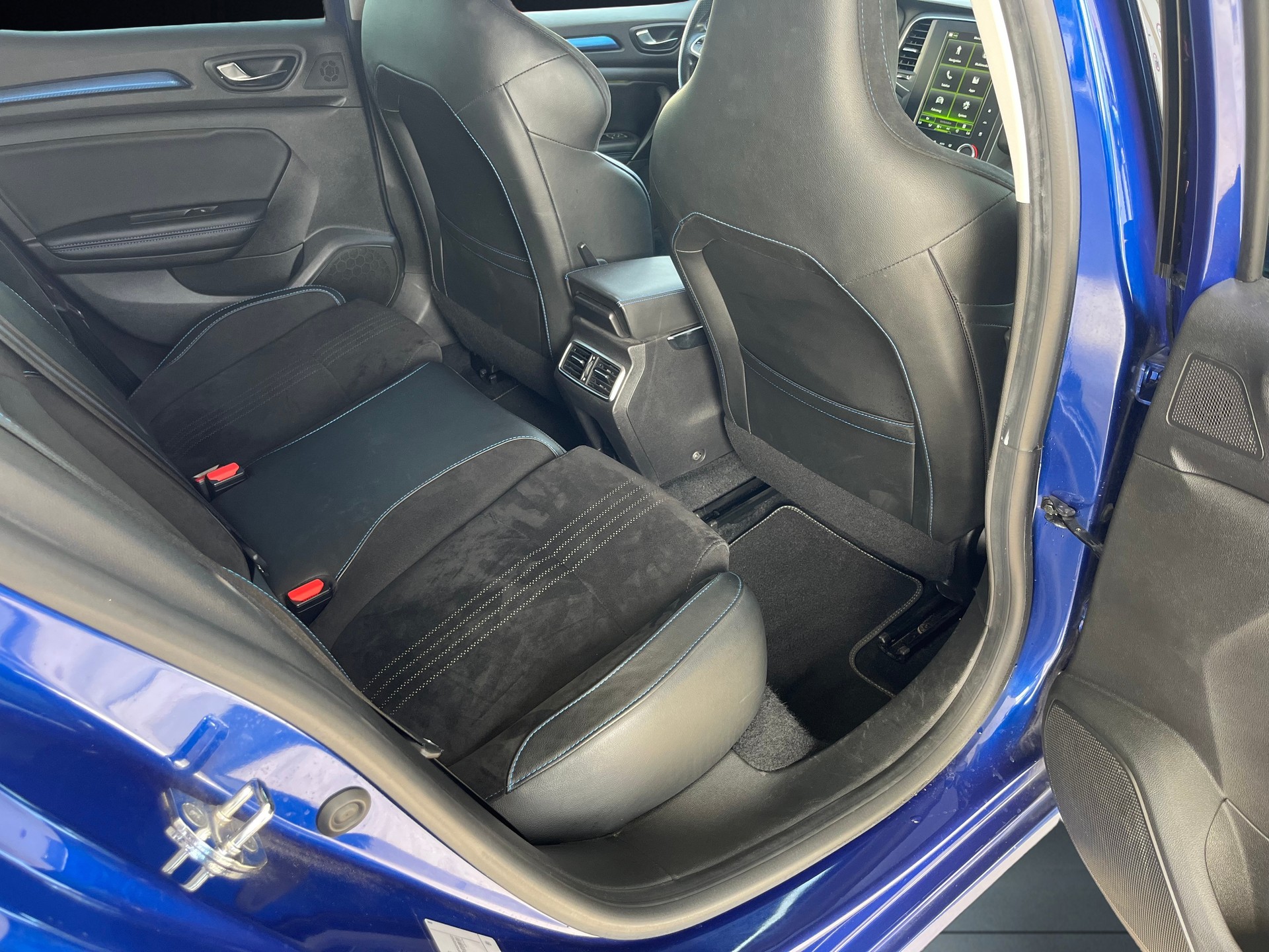 RENAULT Mégane 1.6 16V Turbo GT EDC-image-10