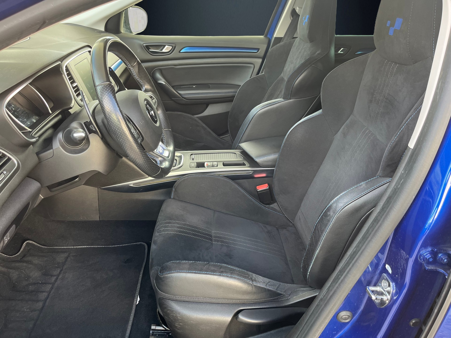 RENAULT Mégane 1.6 16V Turbo GT EDC-image-7
