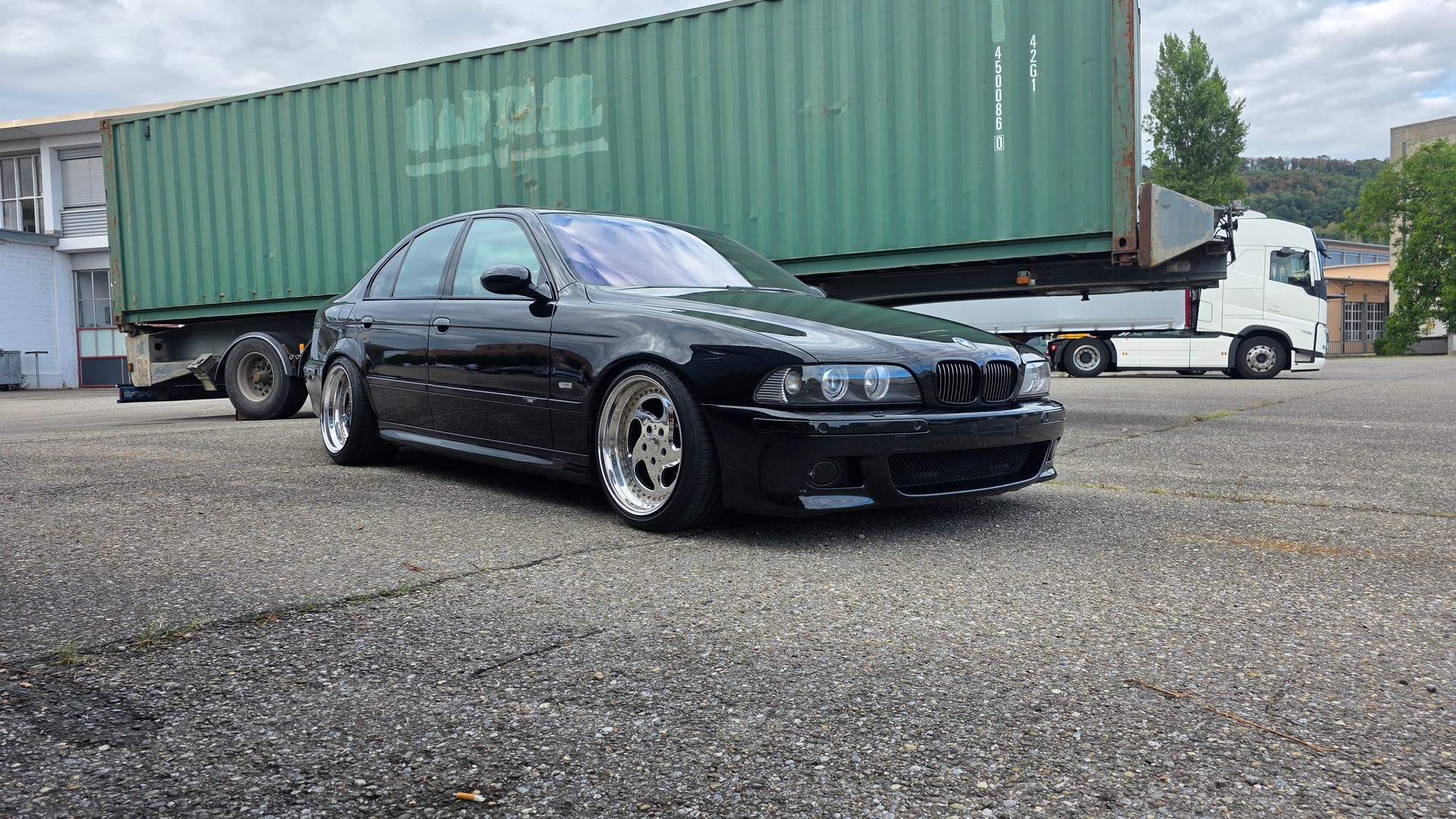 BMW M5-image-2
