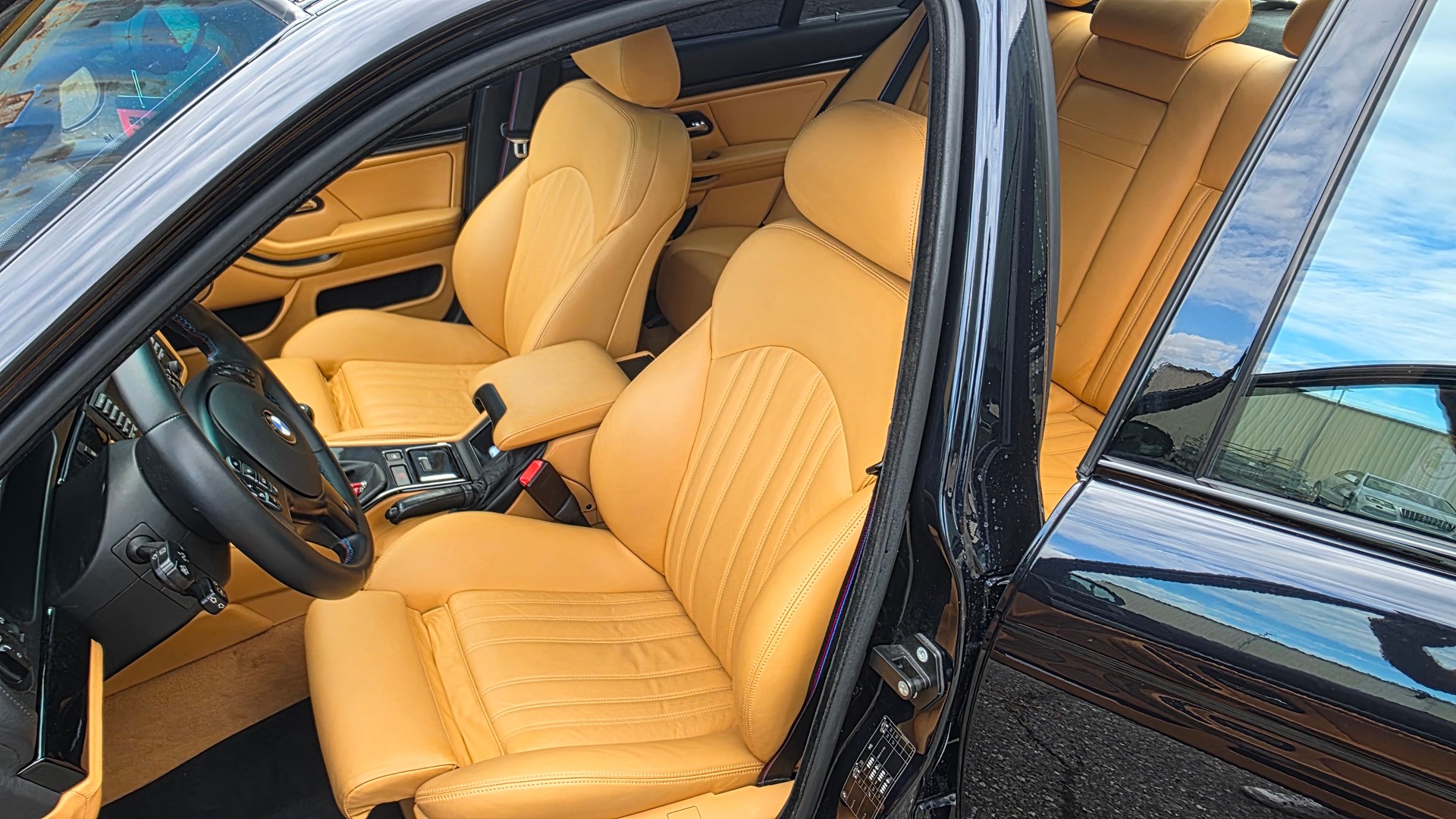 BMW M5-image-6