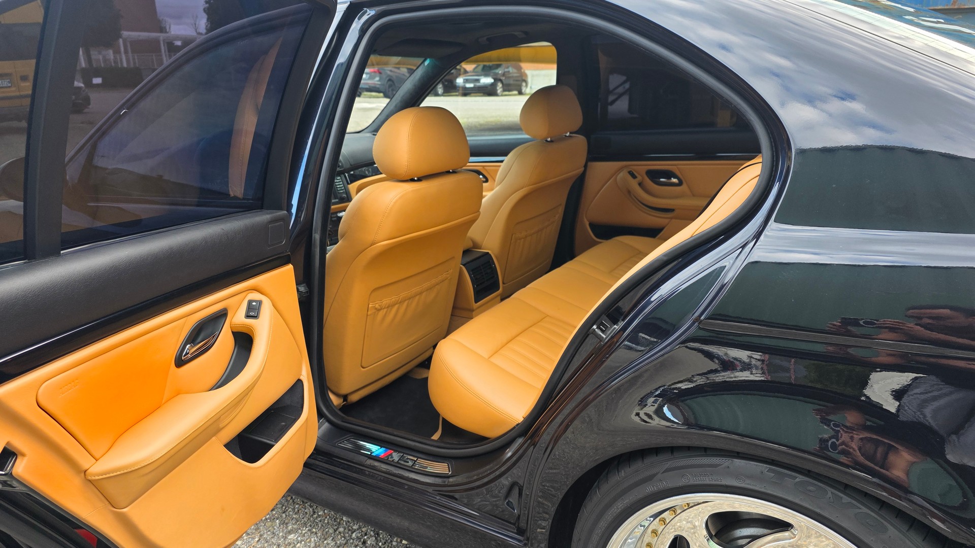 BMW M5-image-10