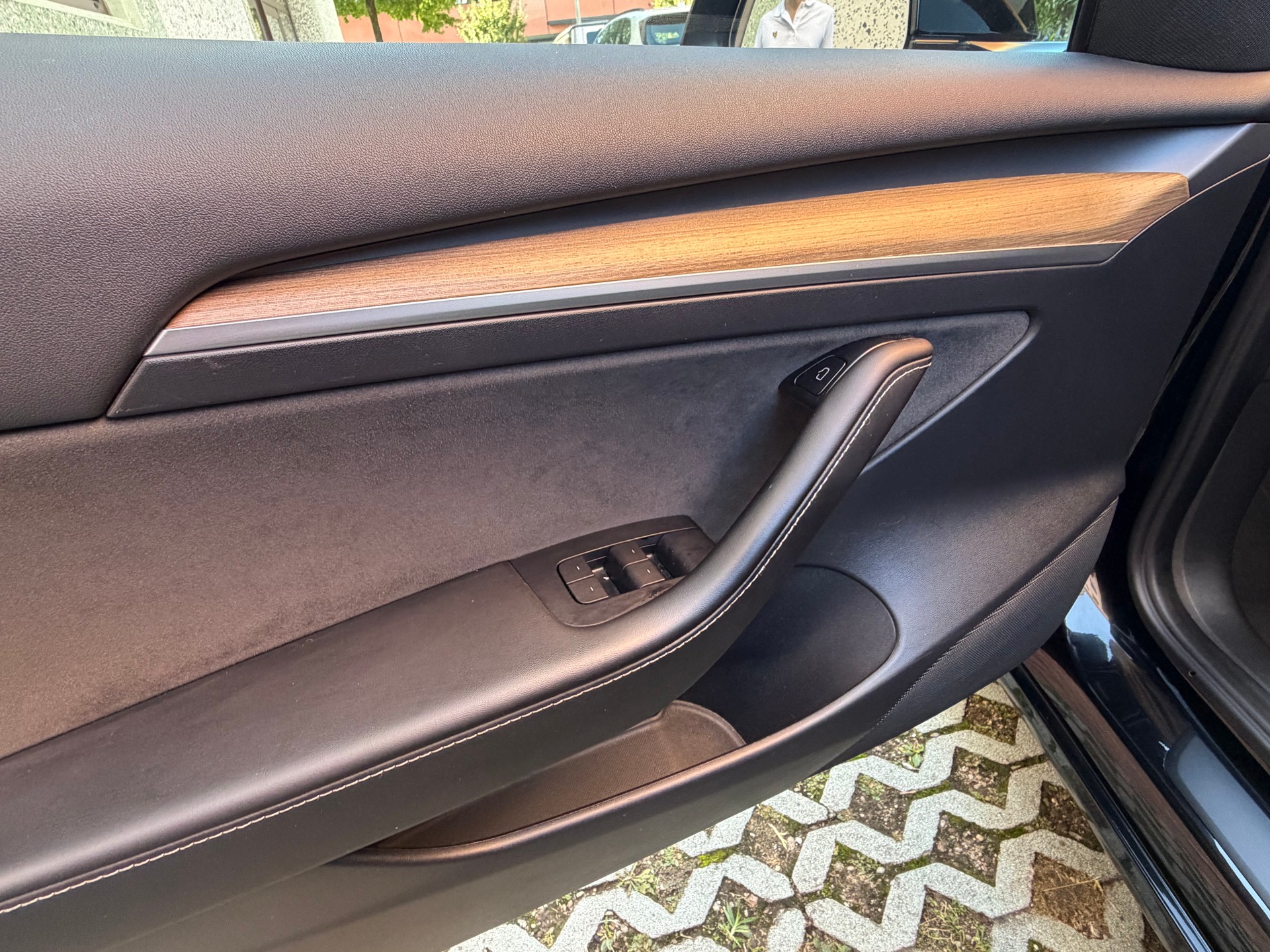 TESLA Model 3 Long Range Dual Motor AWD-image-9