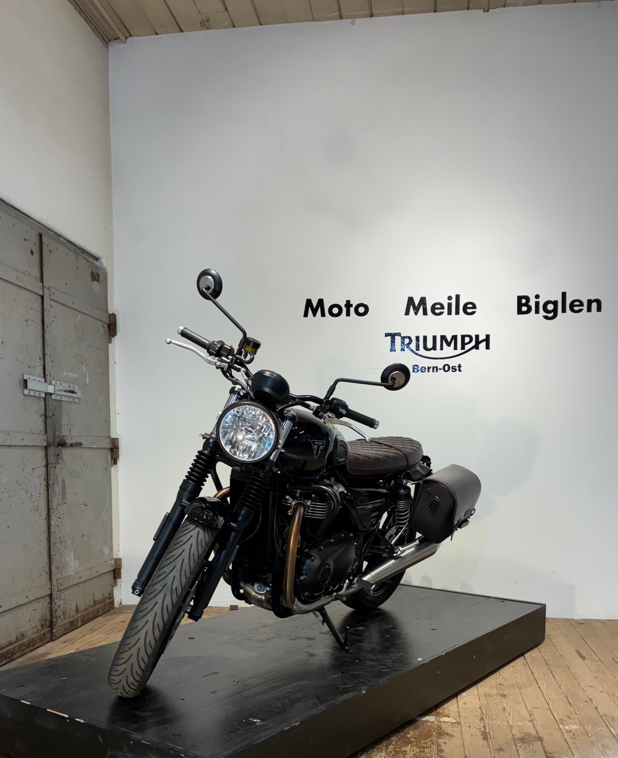 TRIUMPH Speed Twin 900 (35kW)-showroom-element-1