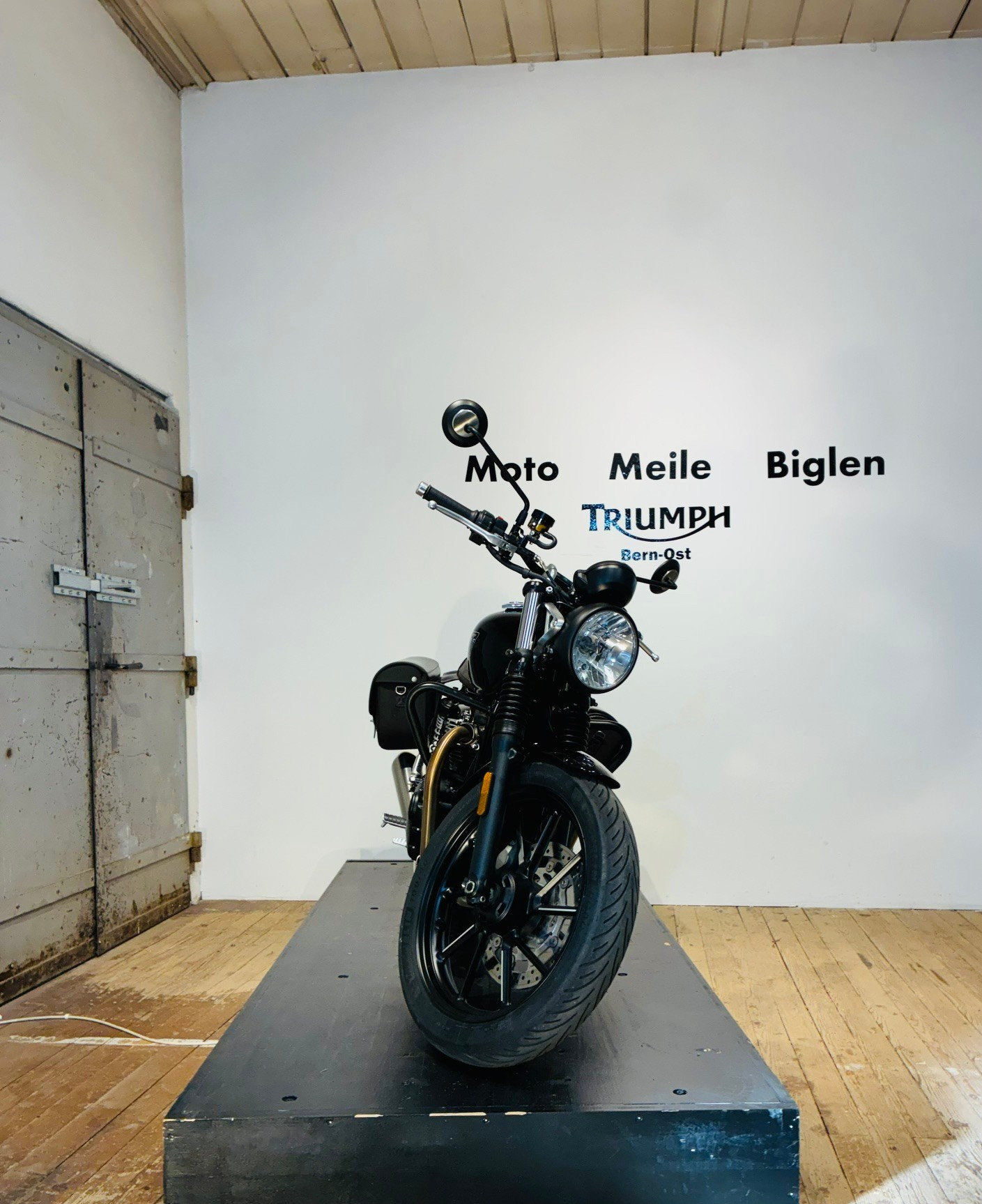 TRIUMPH Speed Twin 900 (35kW)-showroom-element-2