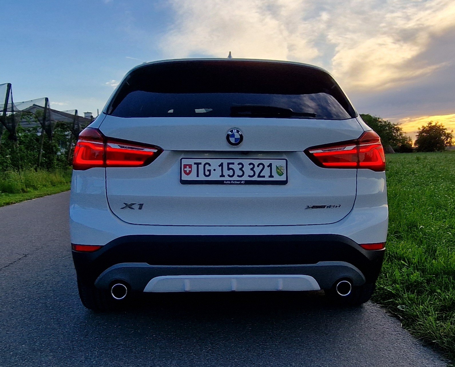 BMW 18d xDrive-image-2