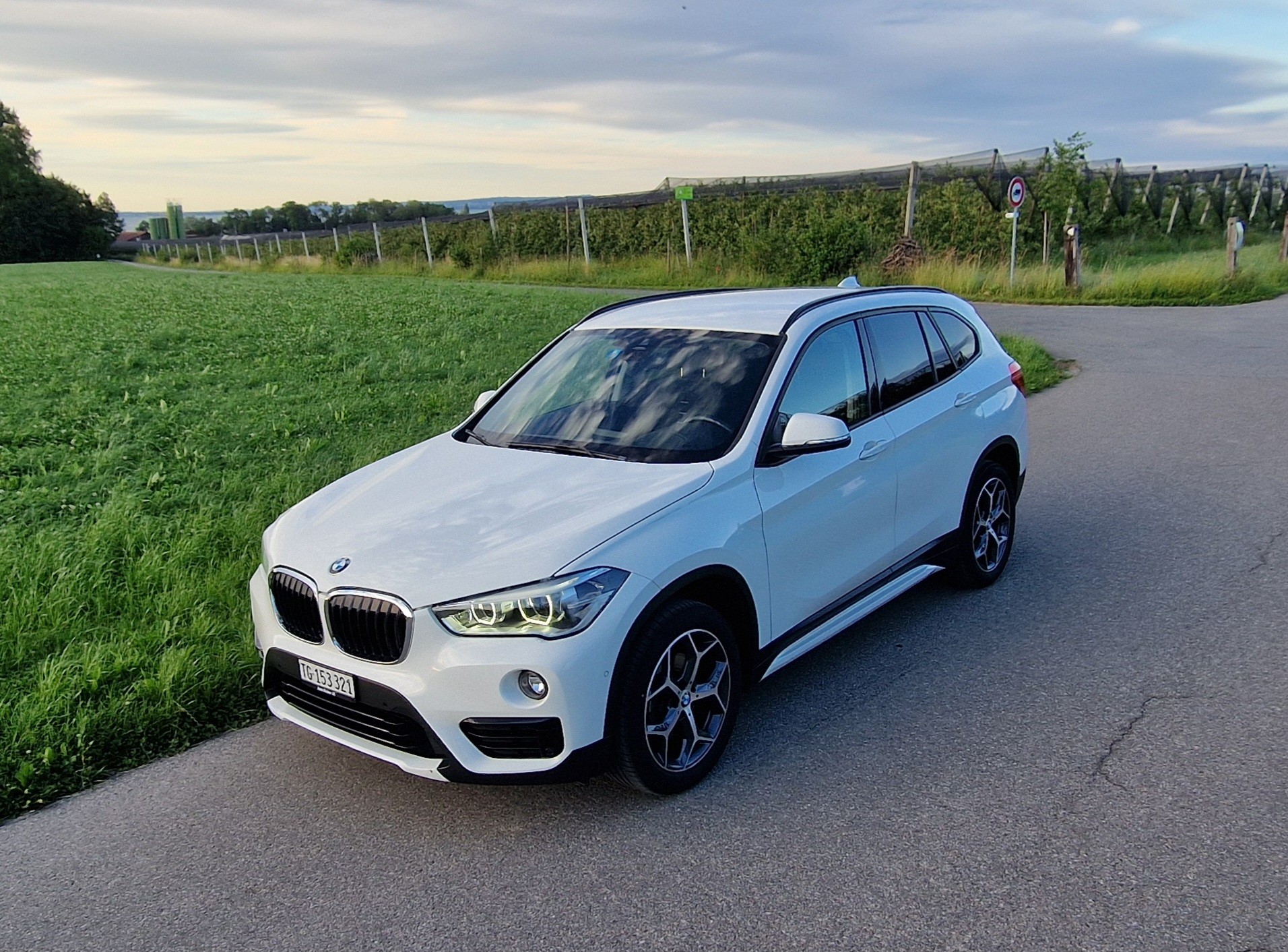 BMW 18d xDrive-image-1