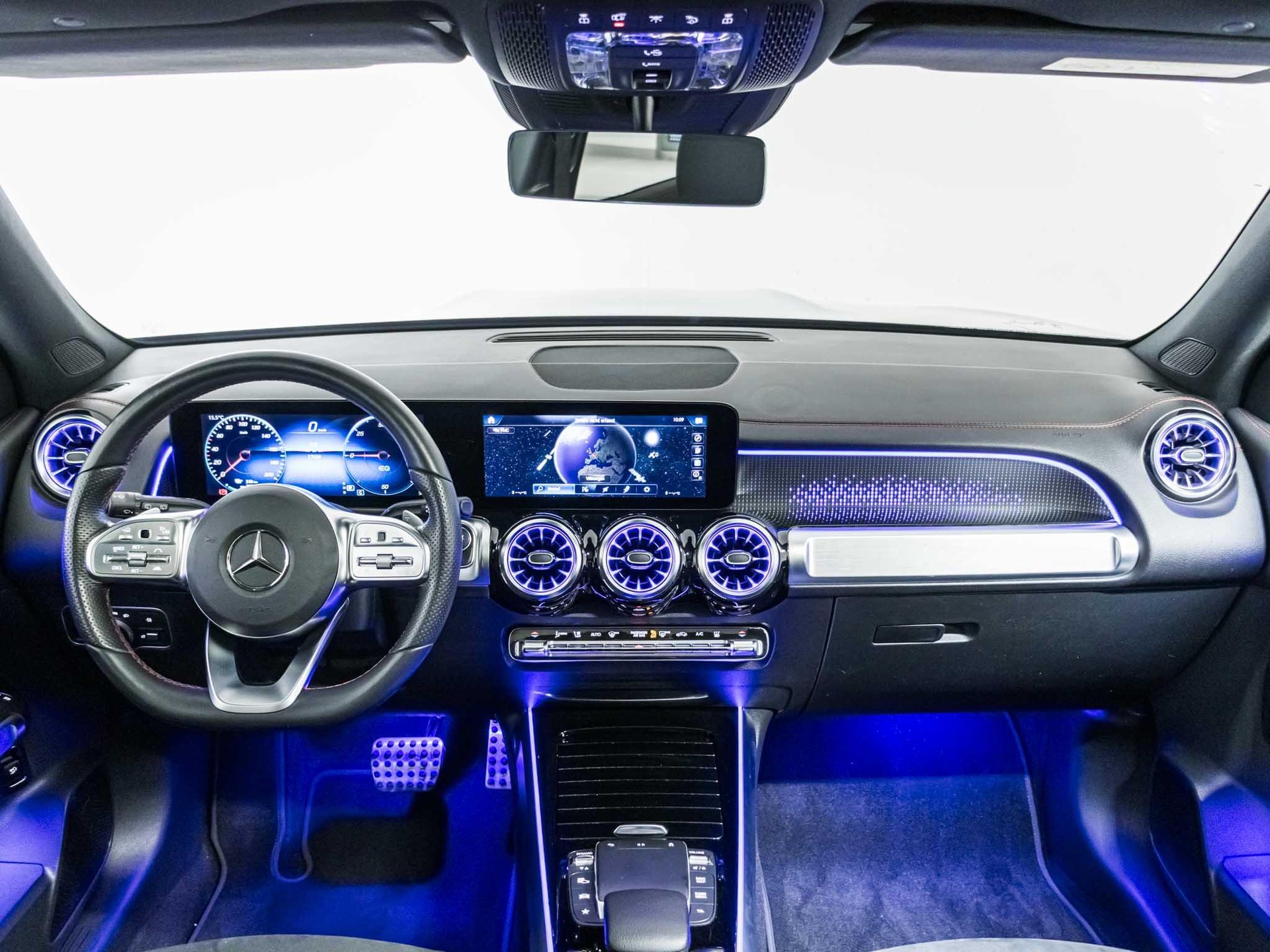 MERCEDES-BENZ EQB 300 4MATIC-image-11